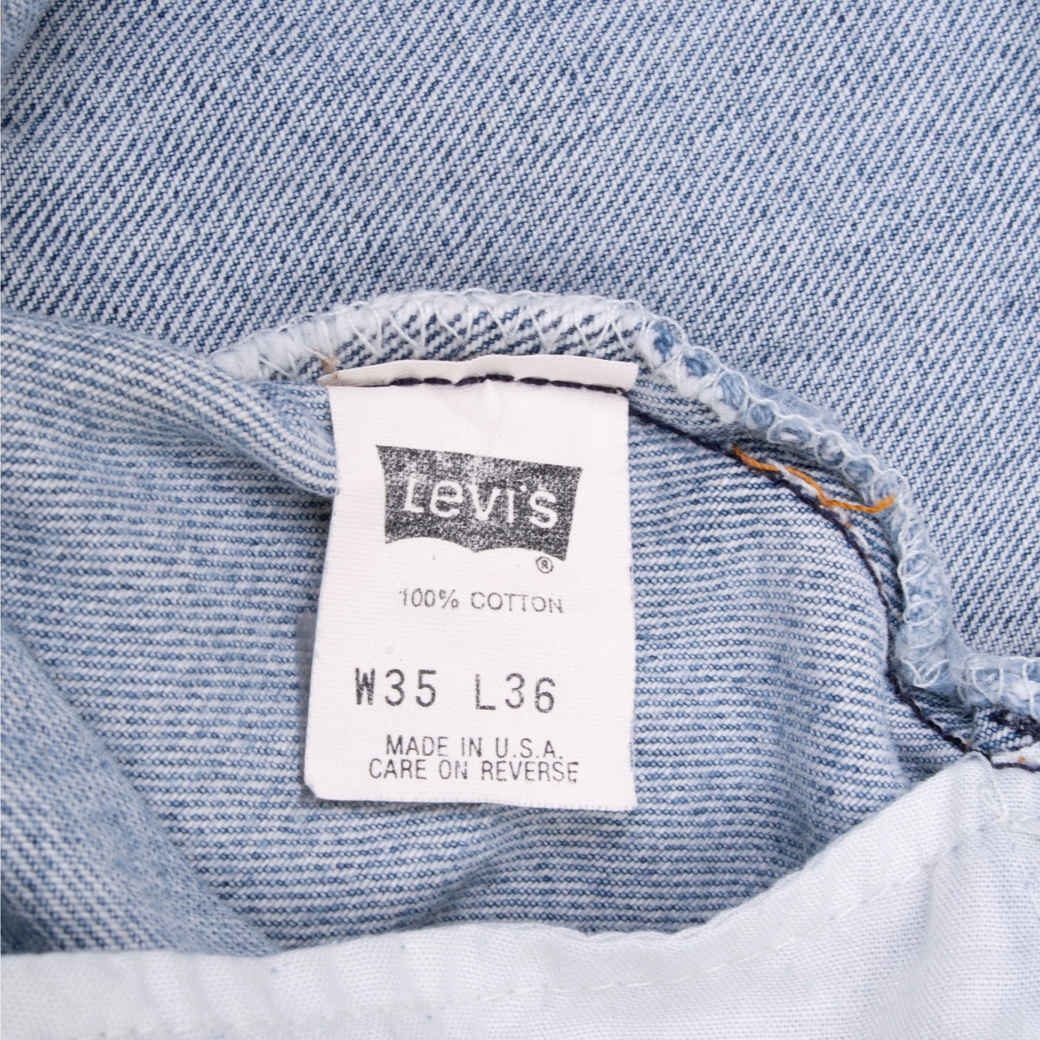 Vintage Levis 501 Indigo Blue Jeans 1980S Size 32X32 Made In Usa With A Medium Light Wash

Size on Tag is 35X36 Actual Size Is 32X32

Back button #653