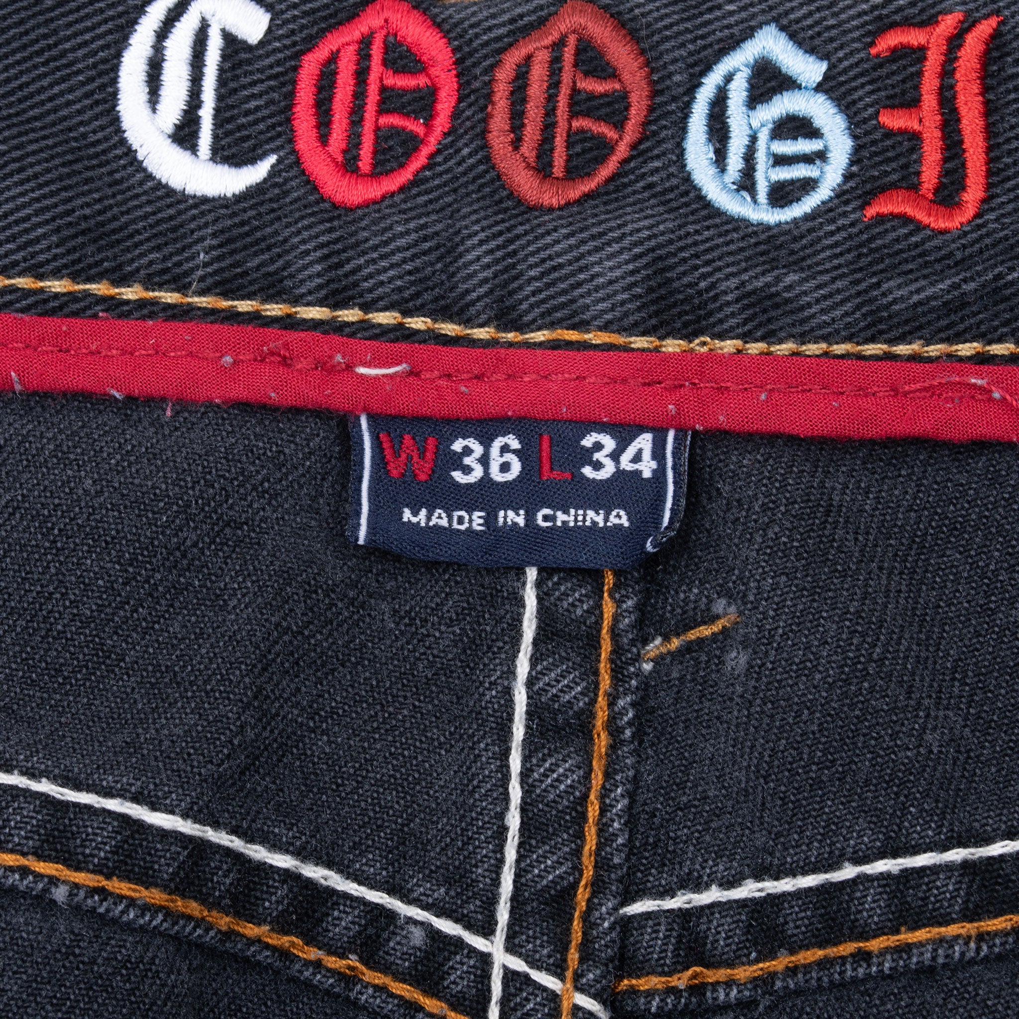 Vintage Coogi Embroidered Black Denim Jeans 2000S Size 36X32




Size On Tag 36X34 Actual Size 36X32