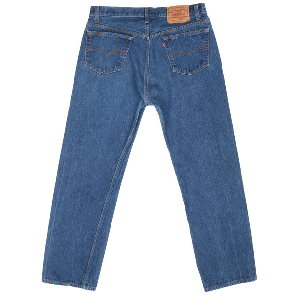 Vintage Levis 501 Indigo Blue Jeans 1980S Size 34X29 Made In Usa With A Medium Wash

Size on Tag is 36X32 Actual Size Is 33X29

Back button #552