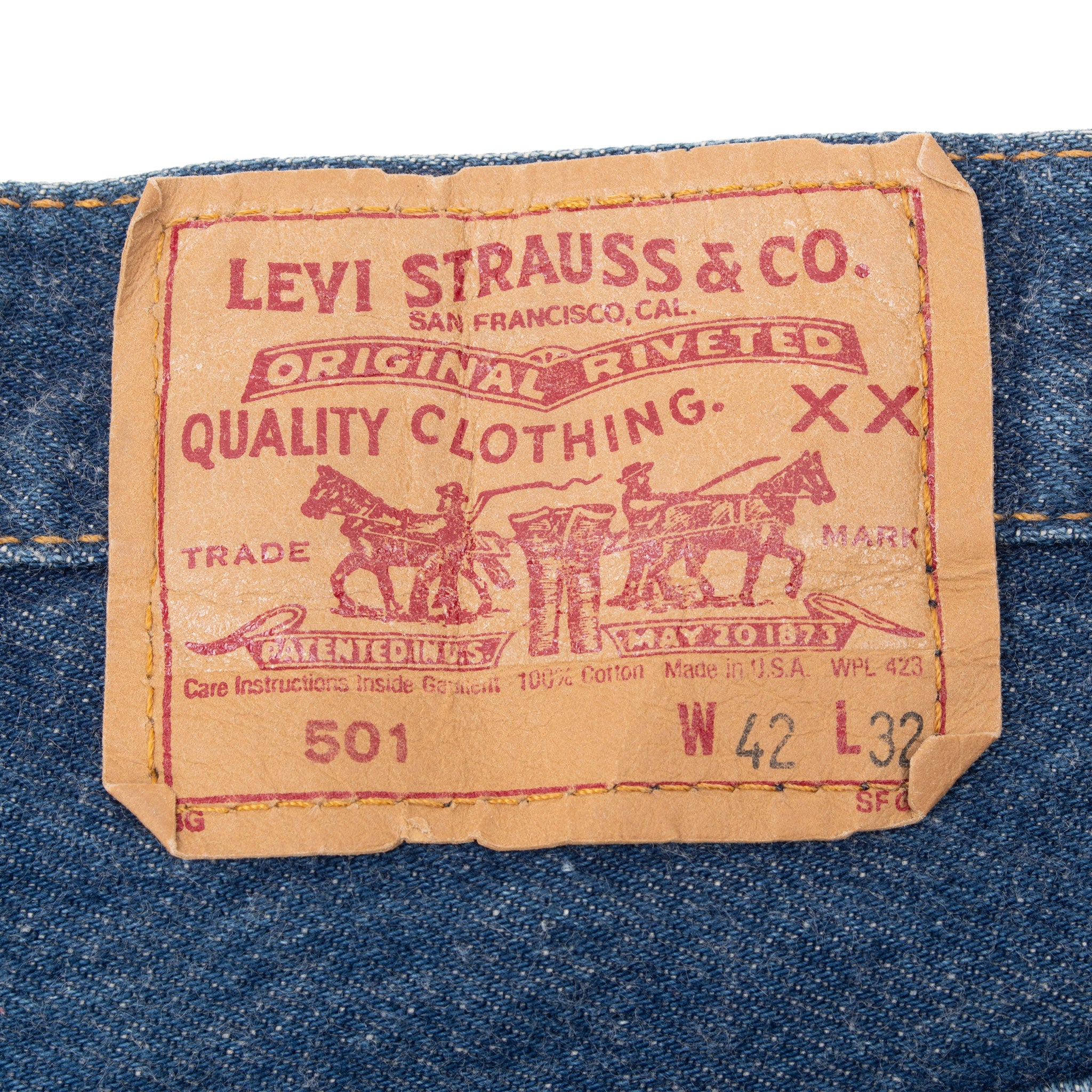 Vintage Levis 501 Indigo Blue Jeans 1980S Size 41X30 Made In Usa With A Medium Wash

Size On Tag 42X32 Actual Size 41X30

Not Original Hem

Back Button #501