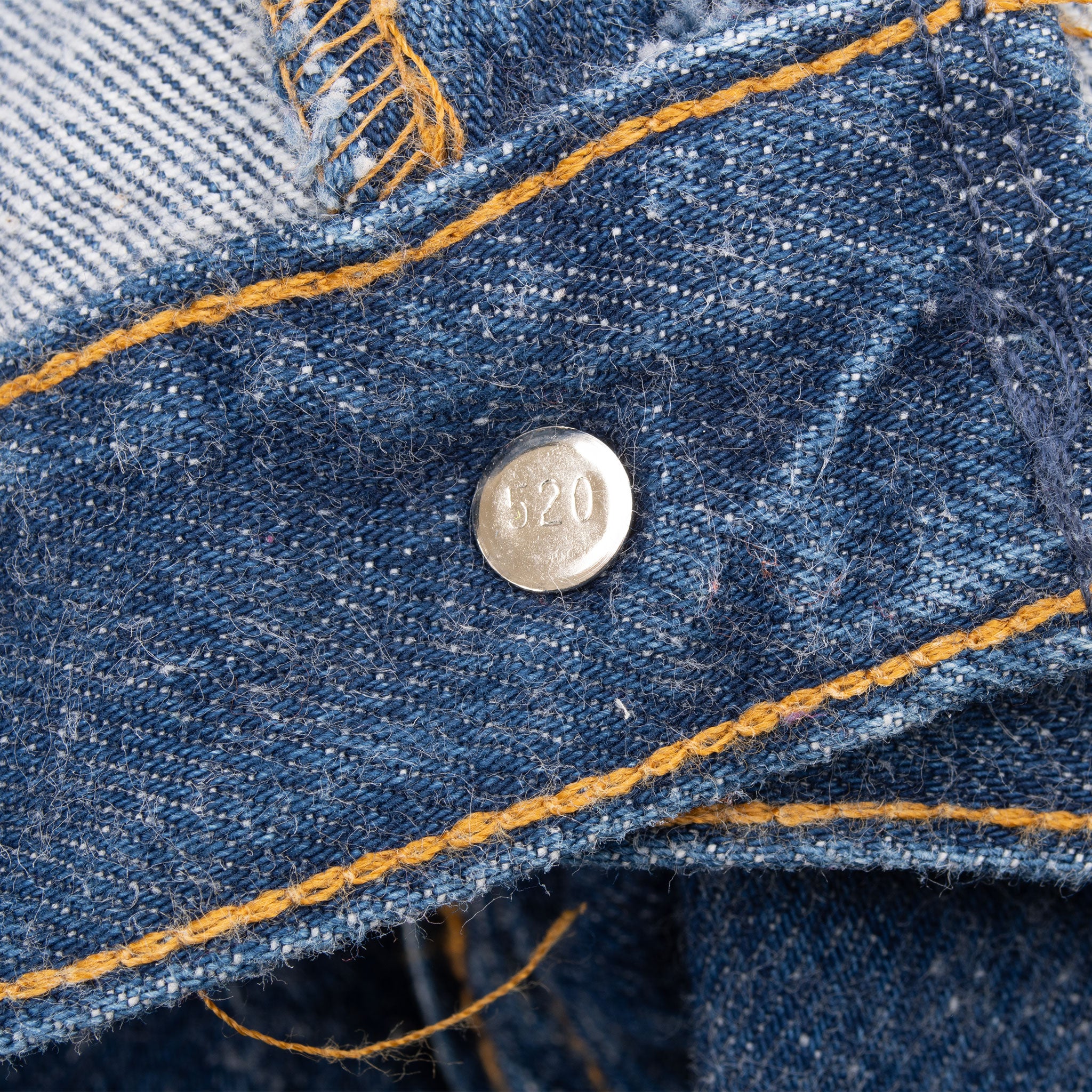 Vintage Levis 501 Indigo Blue Jeans 1980S Size 40X32 Made In Usa

Size on Tag 42X32 Actual Size 40X32

Back Button #520


