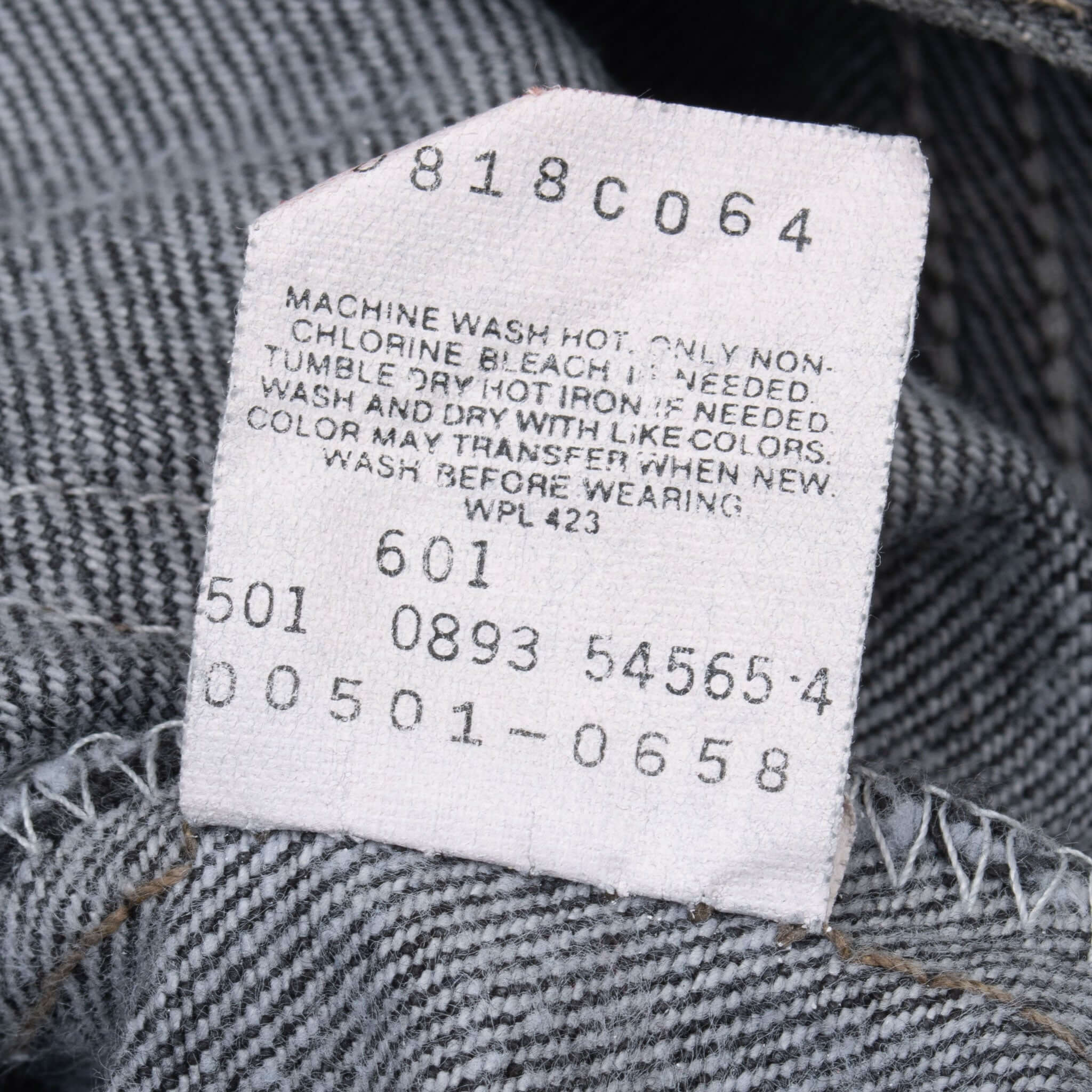 Beautiful Vintage Black Levis 501 Jeans Size 35X34 Made in USA

Size on Tag 36X34 Actual Size 35X34

Back Button #501