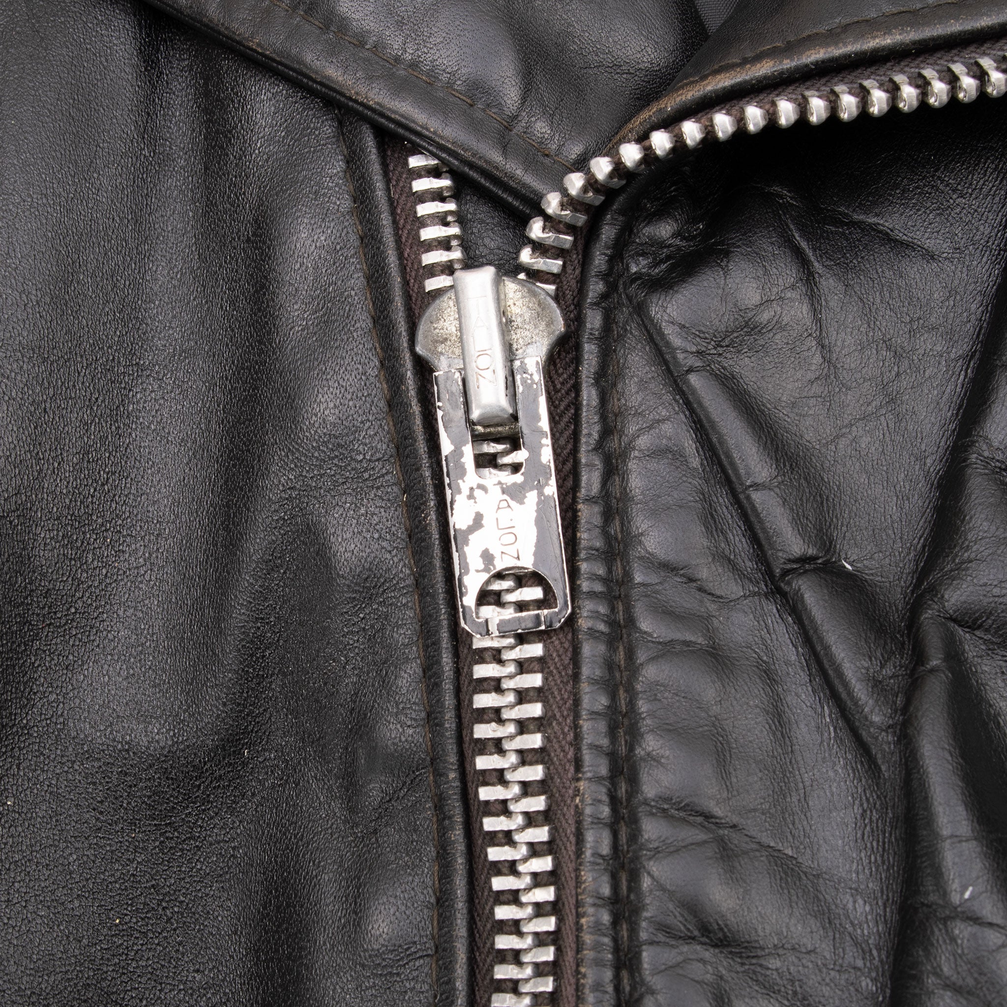 Iconic Vintage Schott Bros Perfecto Leather Jacket Size 46 1960S Made In Usa

Zipper: Talon heavy duty