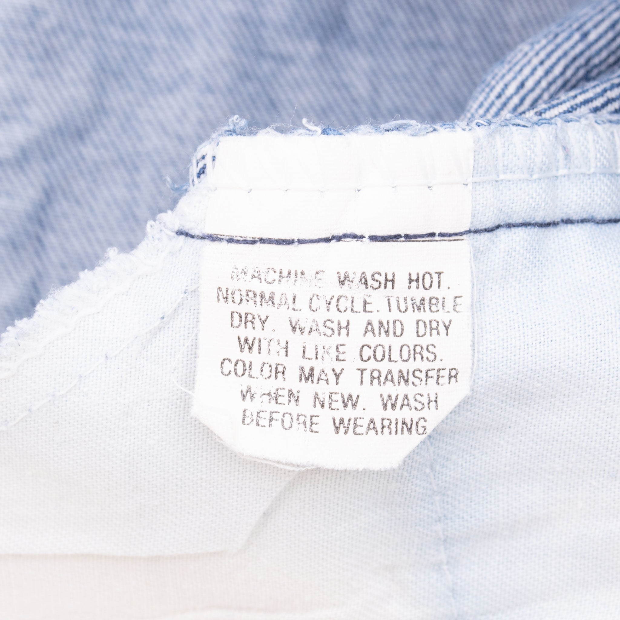 Vintage Levis 517 Bootcut Orange Tab Indigo Jeans 1980S Size 39X29 Made In Usa

Size On Tag 40X34 Actual Size 39X29

Back Button #549

Not Original Hem