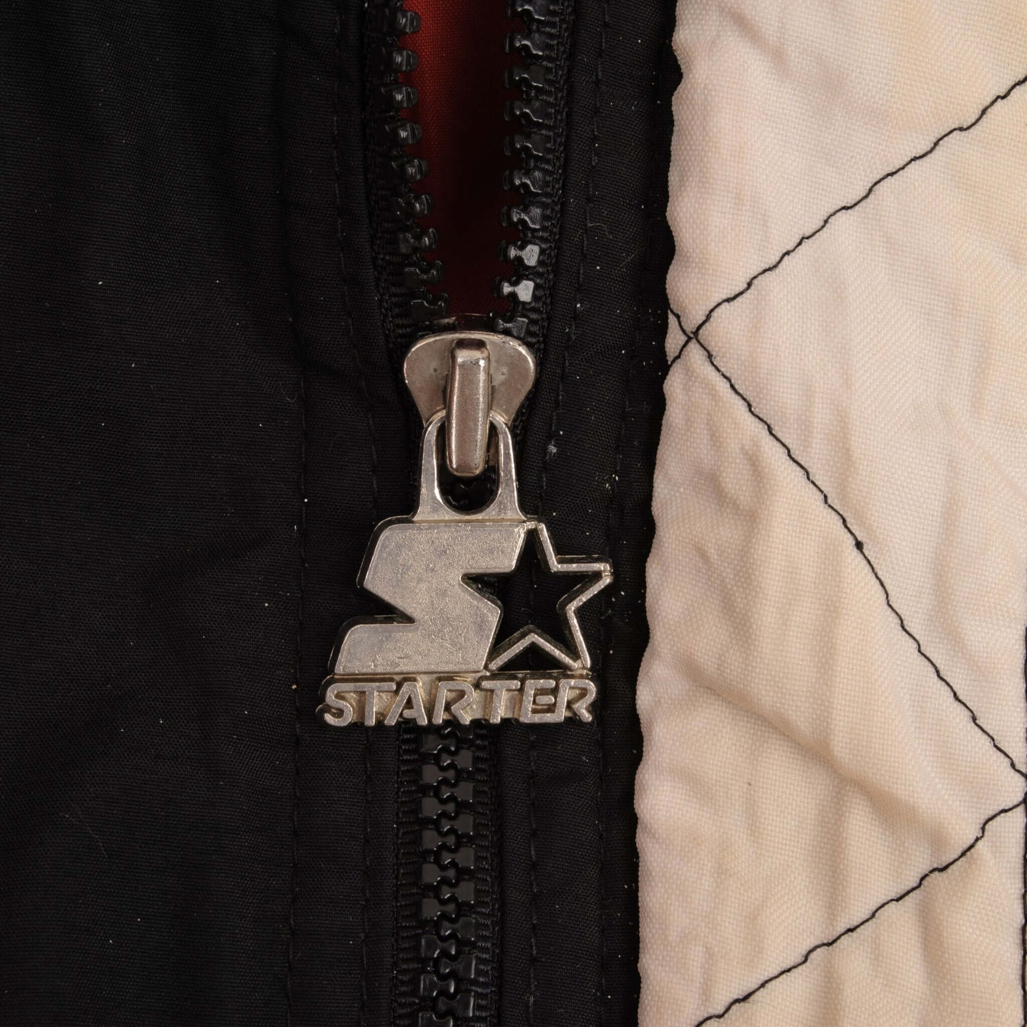 Vintage Nba Chicago Bulls 1990S Hooded Windbreaker Starter Jacket Size Medium