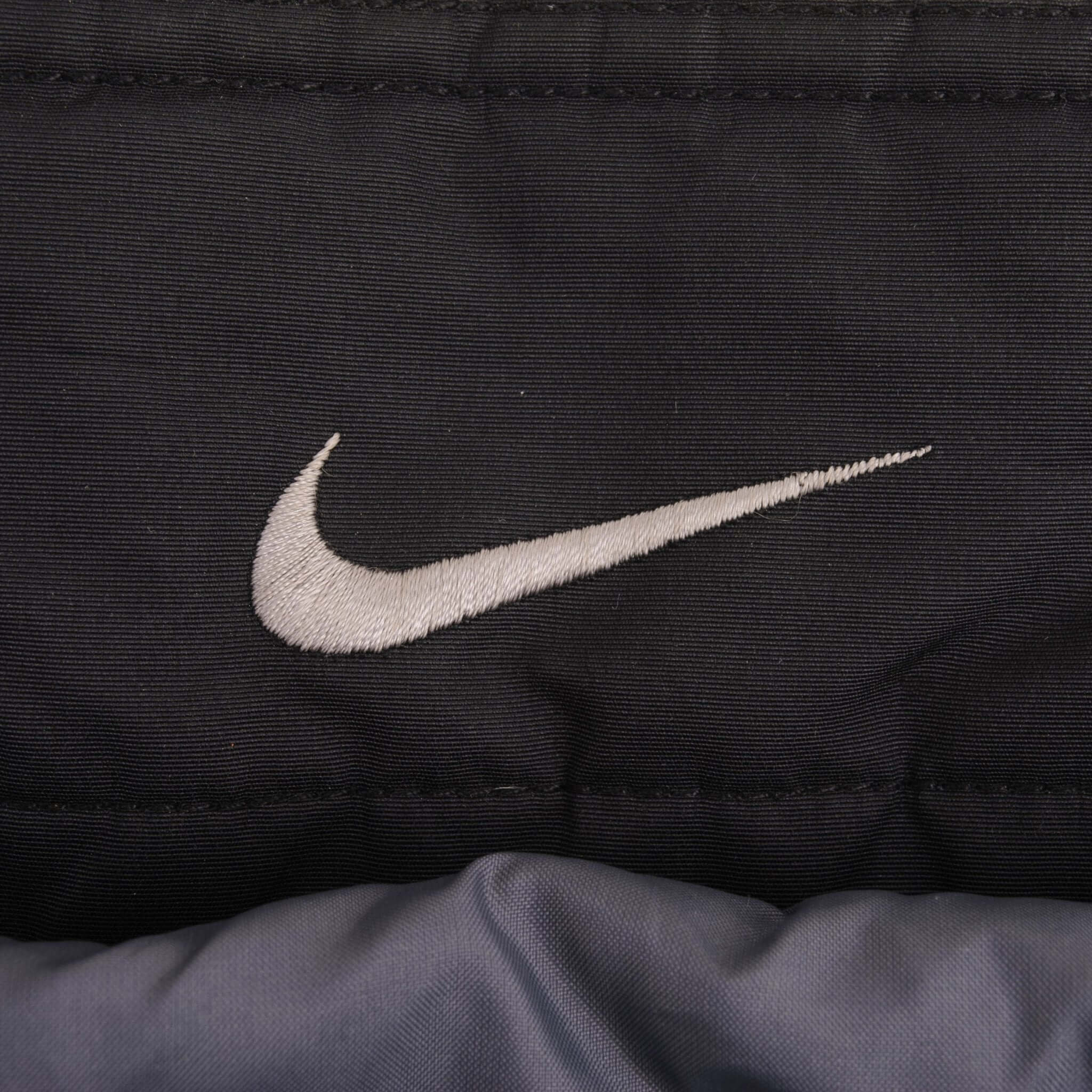 Vintage Nike Classic Swoosh Black Heavyweight Hooded Windbreaker Jacket 2000S Size 2XL