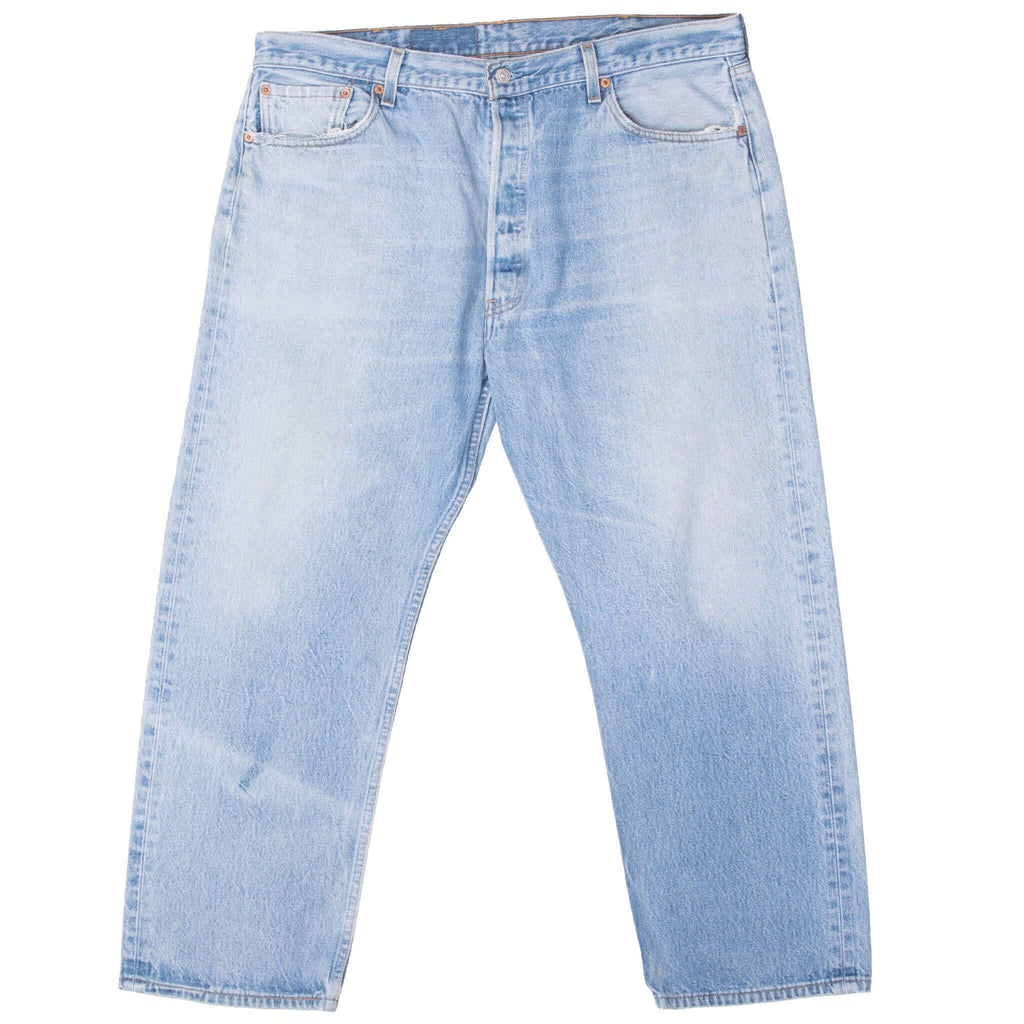 Vintage Levis 501 Indigo Blue Jeans 1990S Size 39X27 Made In USA With A Beautiful Light Wash And Some Light Whiskers

Size on Tag 42X30 Actual size 39X27

Back Button #553