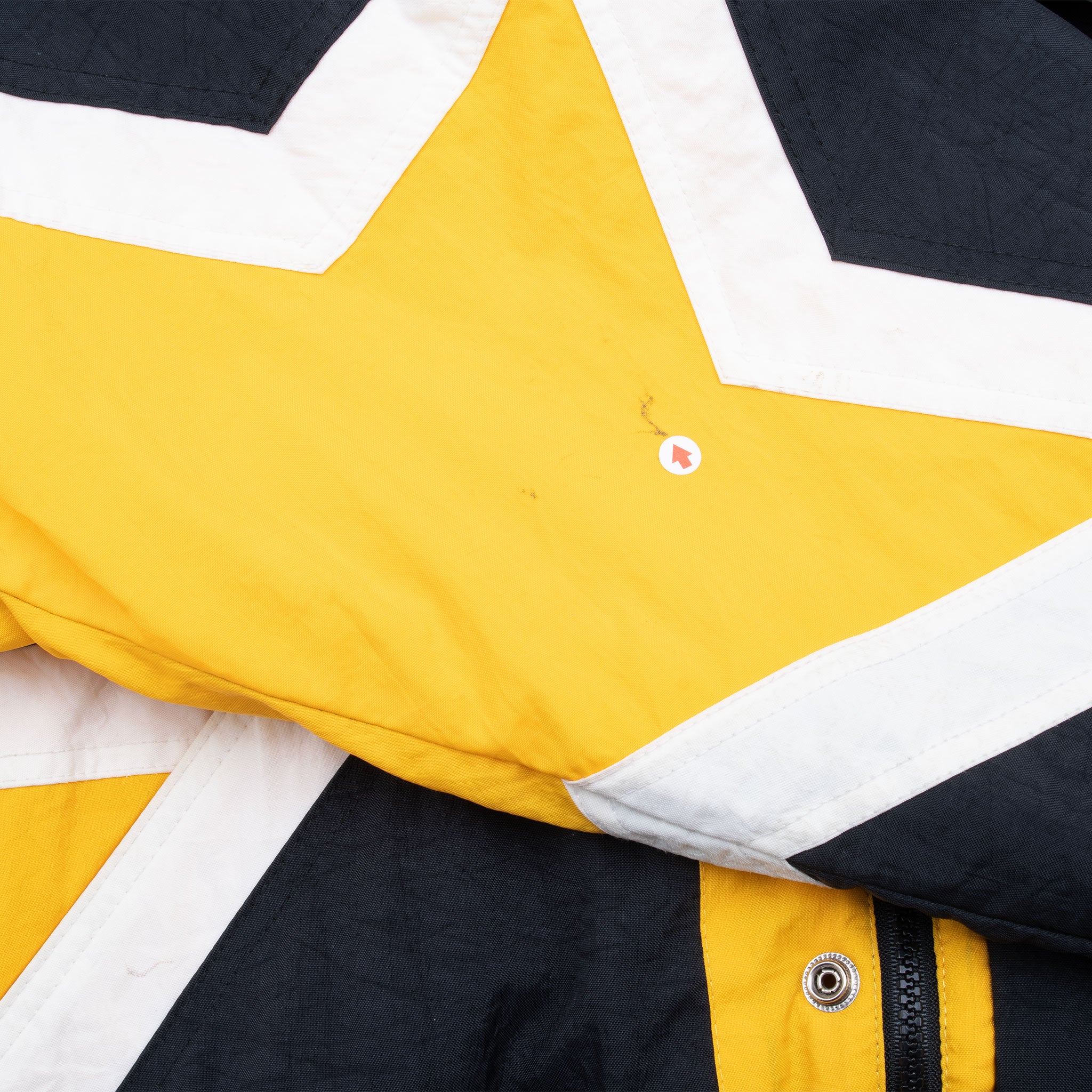 VINTAGE NCAA IOWA HAWKEYES STARTER HEAVY WINDBREAKER JACKET 1990S LARGE