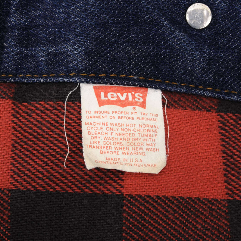 Beautiful Vintage Vintage Levis Type 3 Plaid Lined Jacket With a Dark Wash 4 Pockets 1980S Size 42 Made In USA   704110816