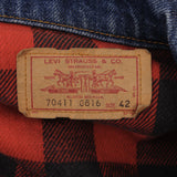 Beautiful Vintage Vintage Levis Type 3 Plaid Lined Jacket With a Dark Wash 4 Pockets 1980S Size 42 Made In USA   704110816