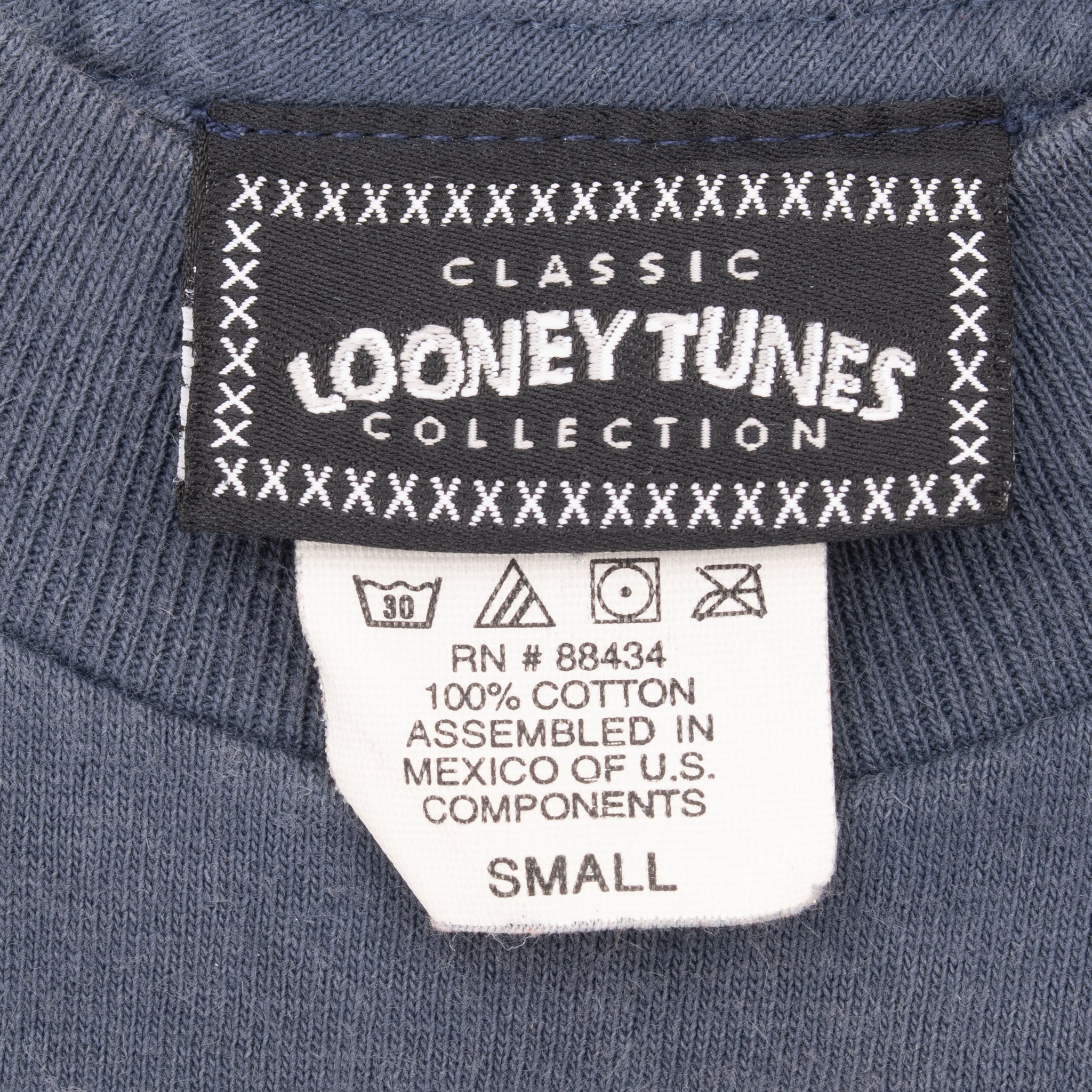 Vintage Looney Tunes Taz Shark Surfing 1997 Tee Shirt Size Small Youth