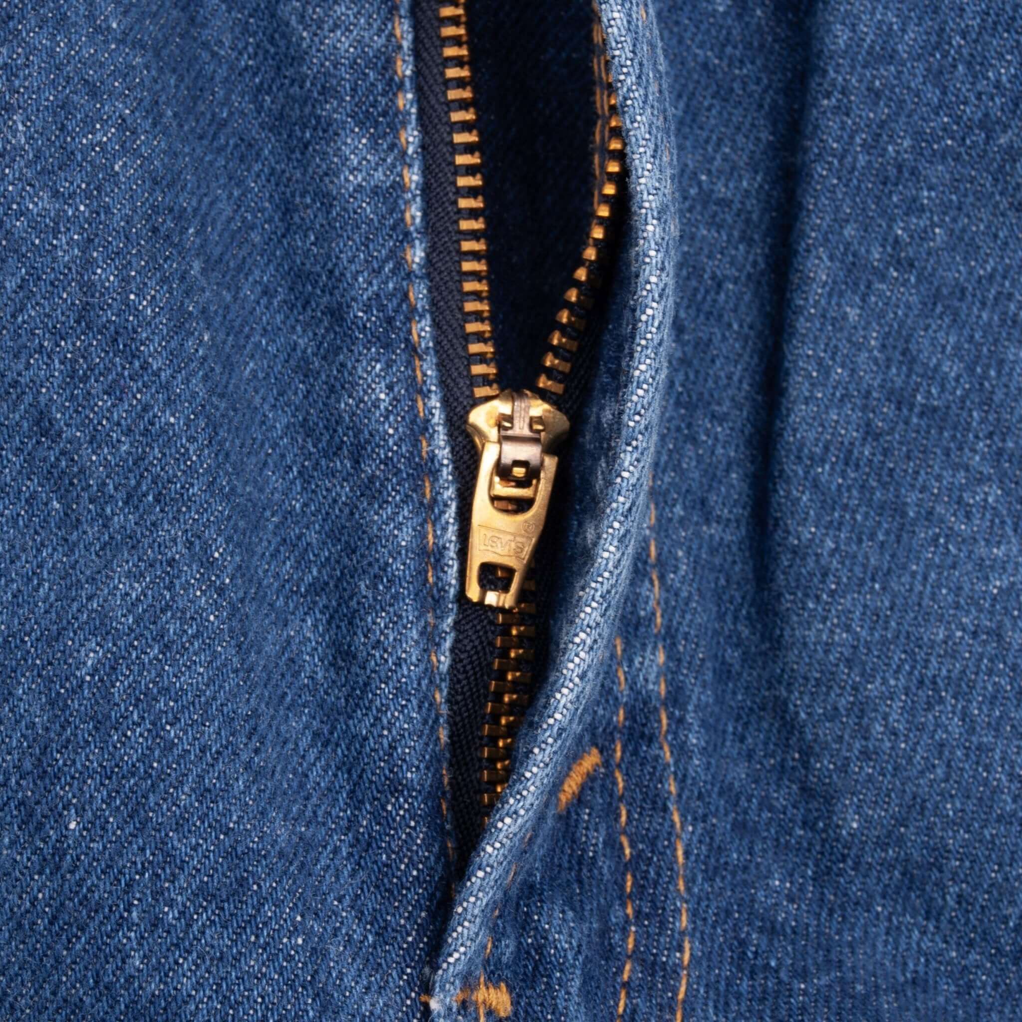 Beautiful Indigo Levis 505 Jeans Made in USA with a medium blue wash.  Size on Tag 32X34 Actual Size 32X33 Back Button #552