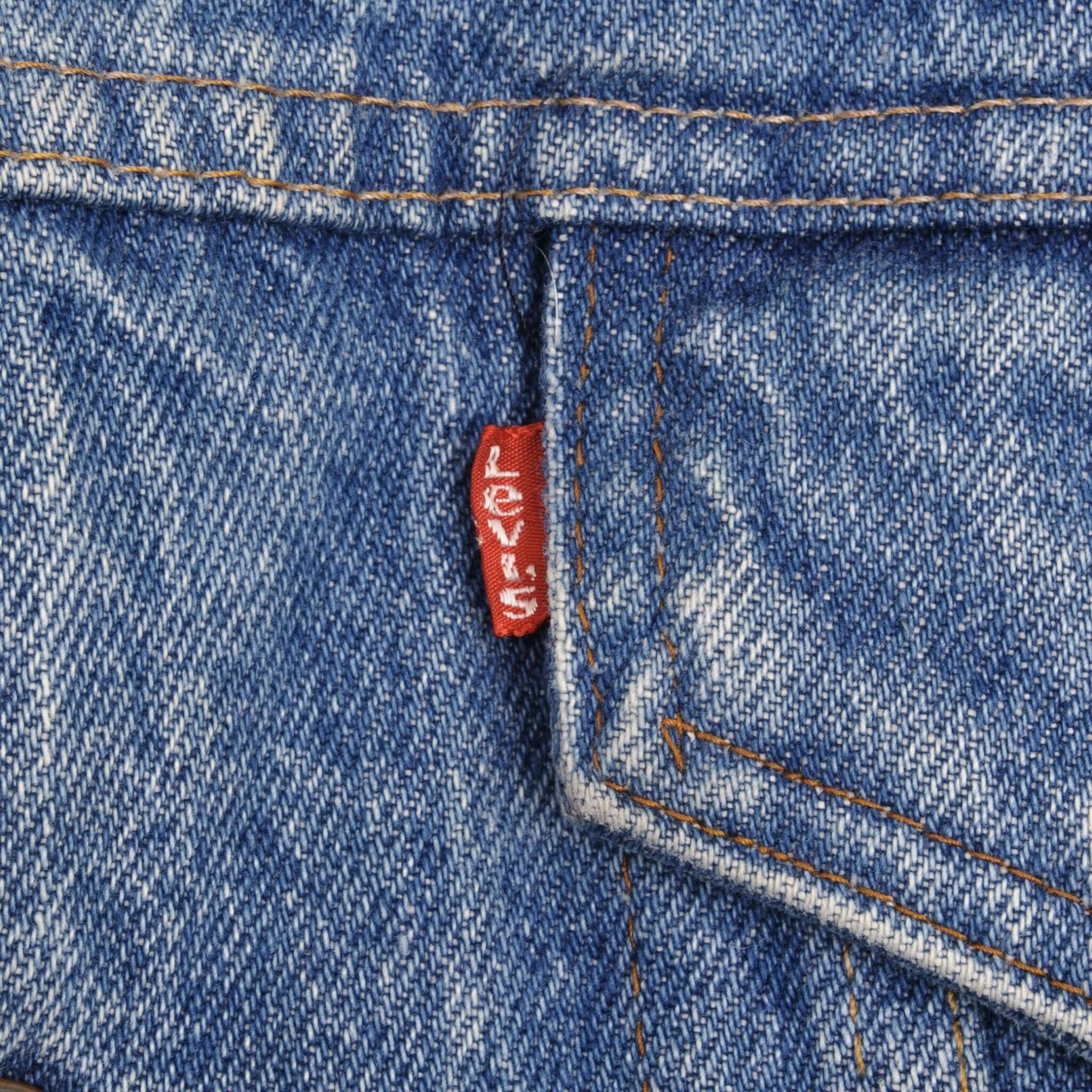 Vintage Levis Sherpa Trucker Denim Jacket 2 Pockets Medium Light Wash Clean 1970s Size 40R Made In USA  Back Button #52