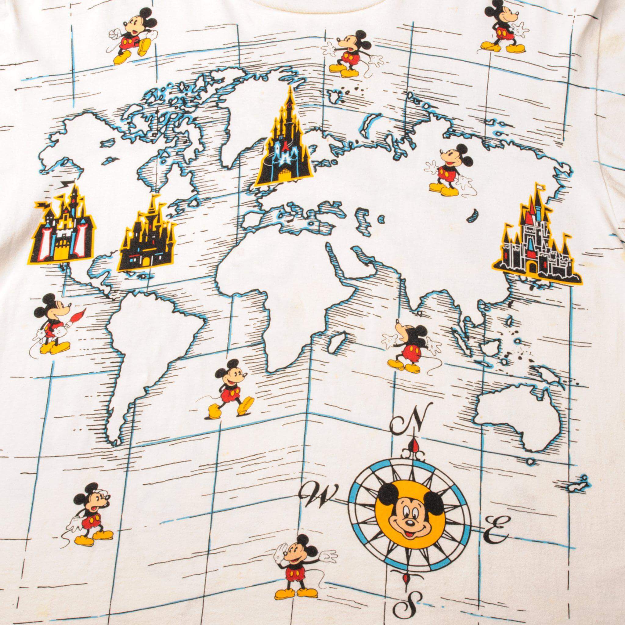 VINTAGE ALL OVER PRINT DISNEYLAND TEE SHIRT 1990s SIZE XL MADE IN USA