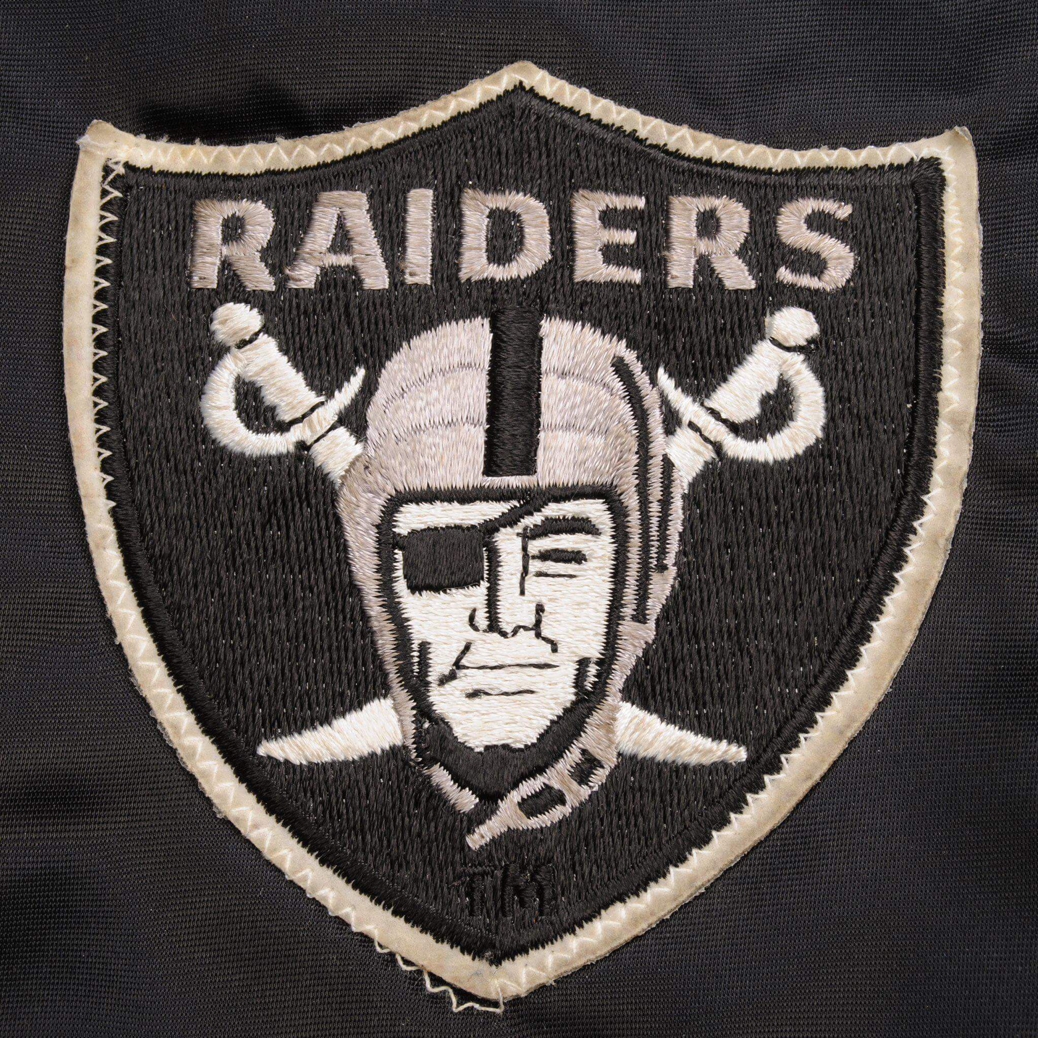 VINTAGE STARTER NFL RAIDERS JACKET SIZE LARGE MADE IN USA