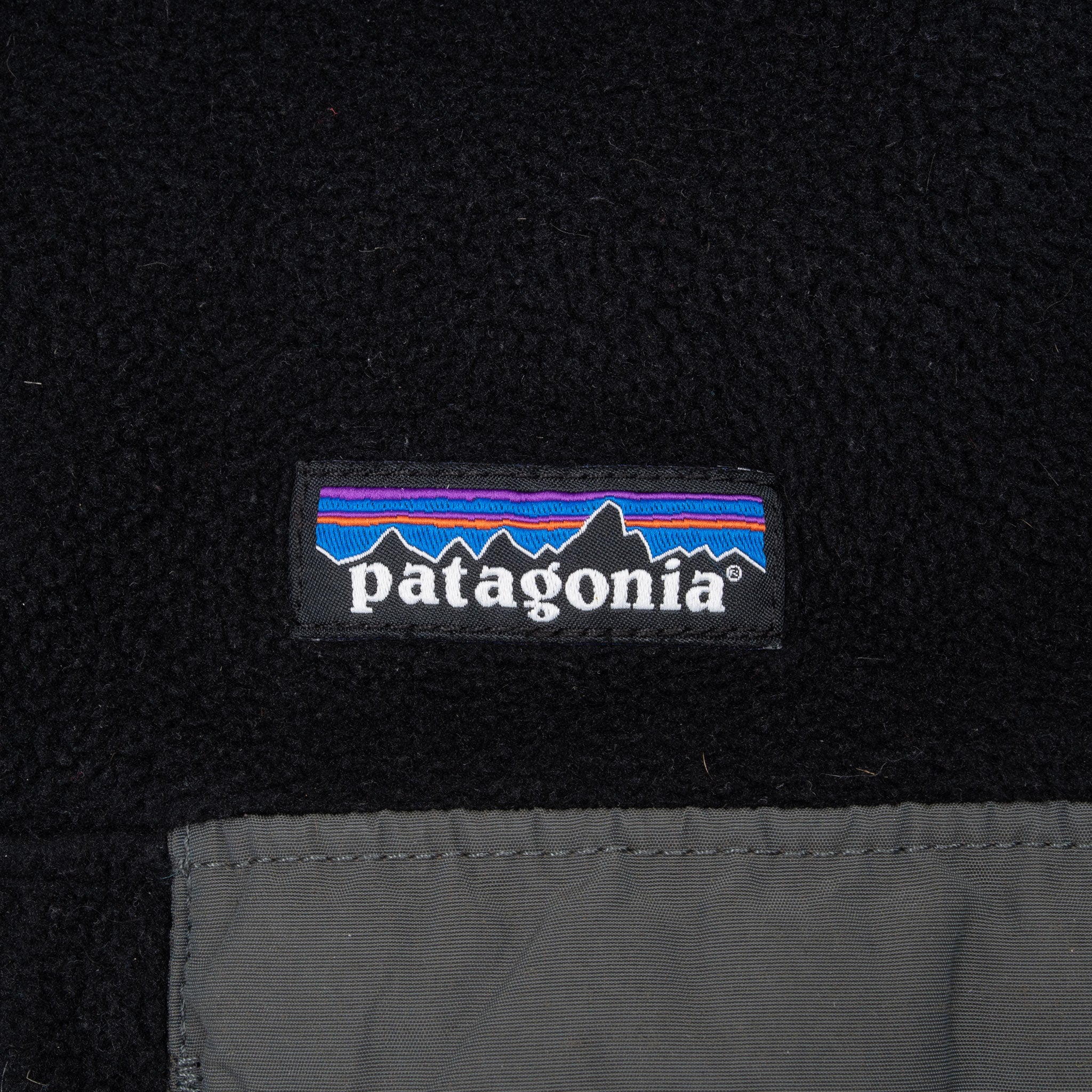 Vintage Patagonia Black Snap T Hoody Full Zip Fleece Jacket Size Small 2000S

RN51884

STY25462