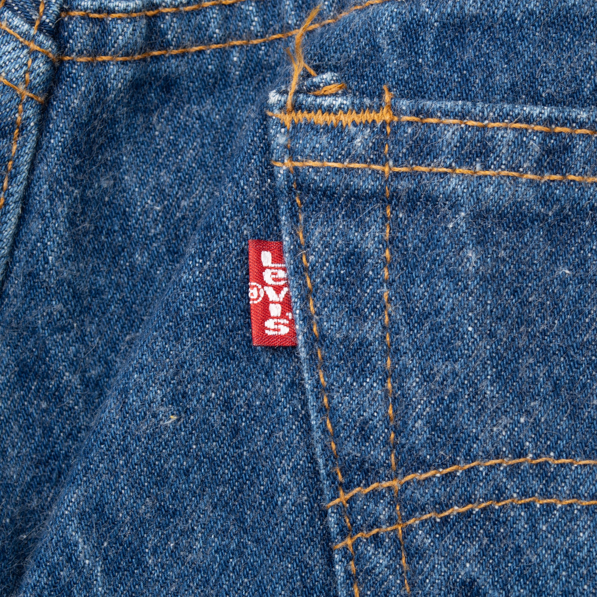 Vintage Levis 501 Jeans Indigo 1980S Size W33 L31 Made In Usa With Medium Wash

Size On Tag 35X34 Actual Size 33X31

Back Button #501





