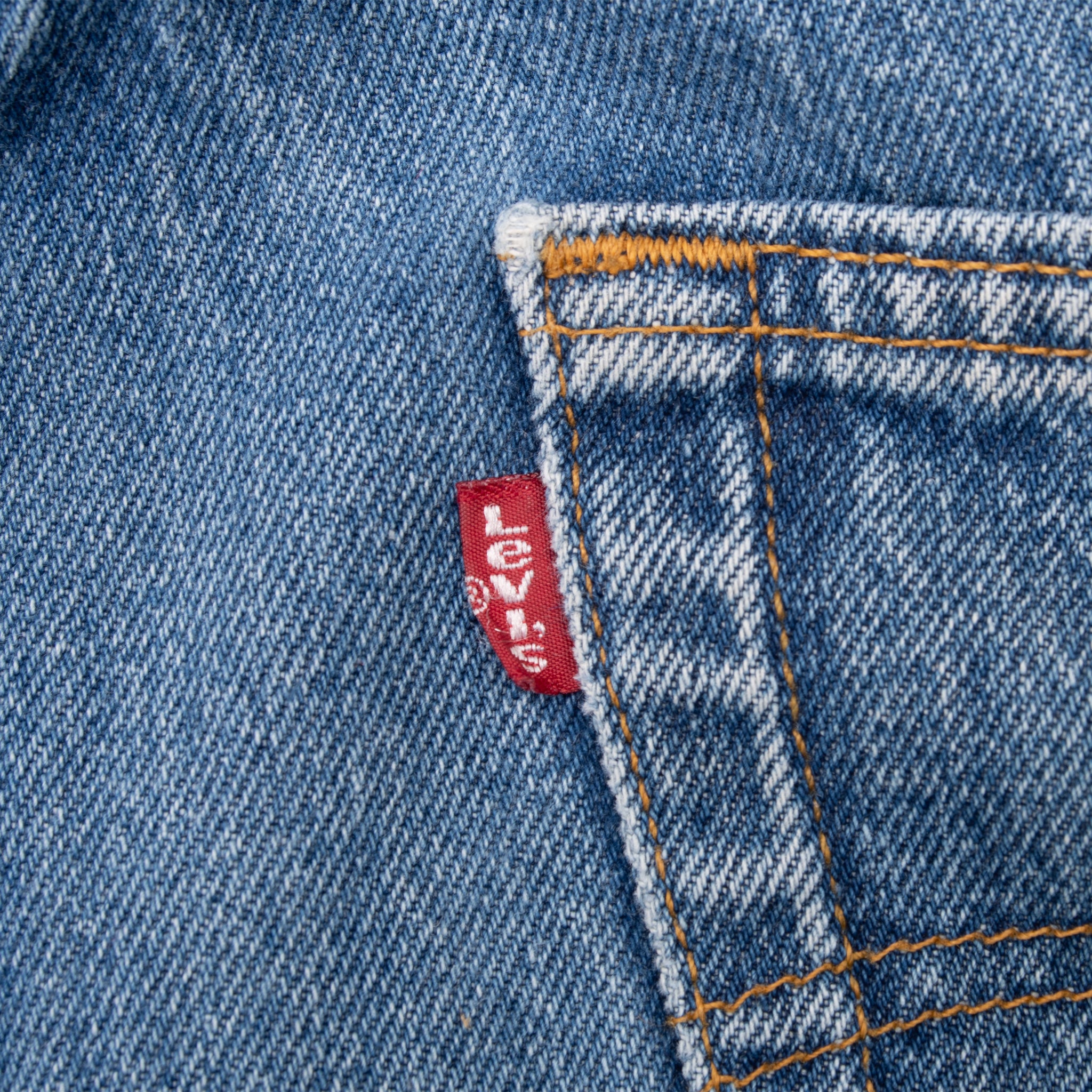 Vintage Levis 501 Indigo Light Blue Wash Jeans 1990S Size 39X31 Made In Usa With A Medium Blue Wash

Size On Tag 40X32 Actual Size 39X31

Back Button #524