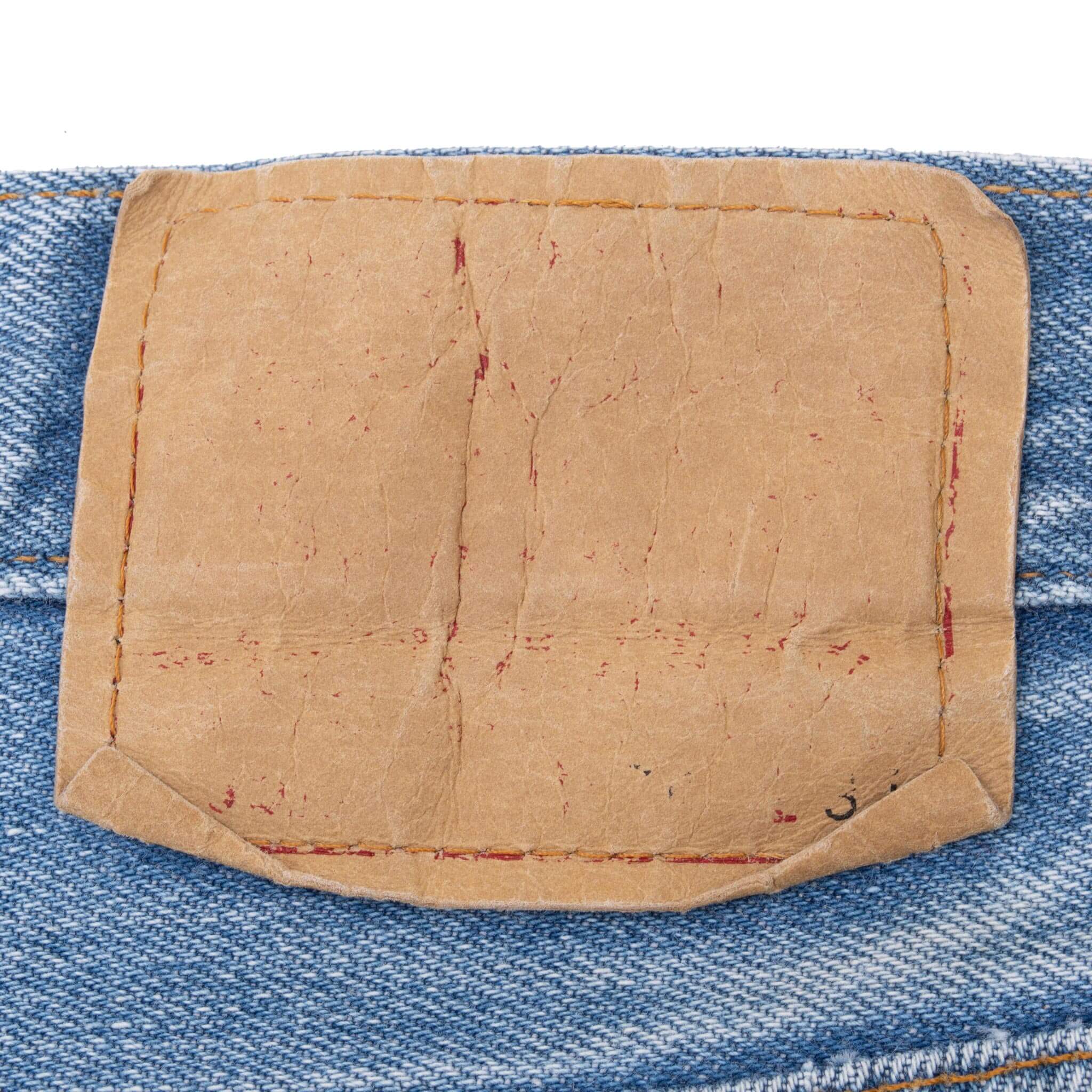 Vintage Levis 501 Indigo Blue Jeans 1980S Size 32X30 Made In Usa With A Medium Light Wash With Some Whiskers

Size on Tag 34X34 Actual Size 32X30

Back Button #552