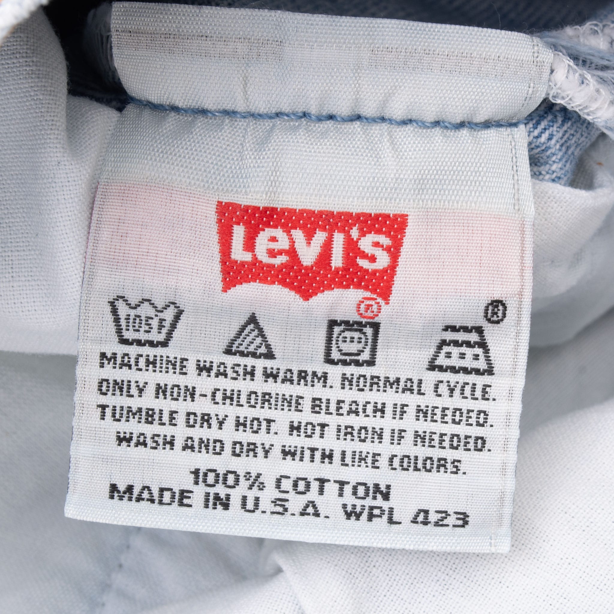 VINTAGE LEVIS 501 LIGHT WASH BLUE JEANS INDIGO 1990S SIZE W31 L30 MADE IN USA
