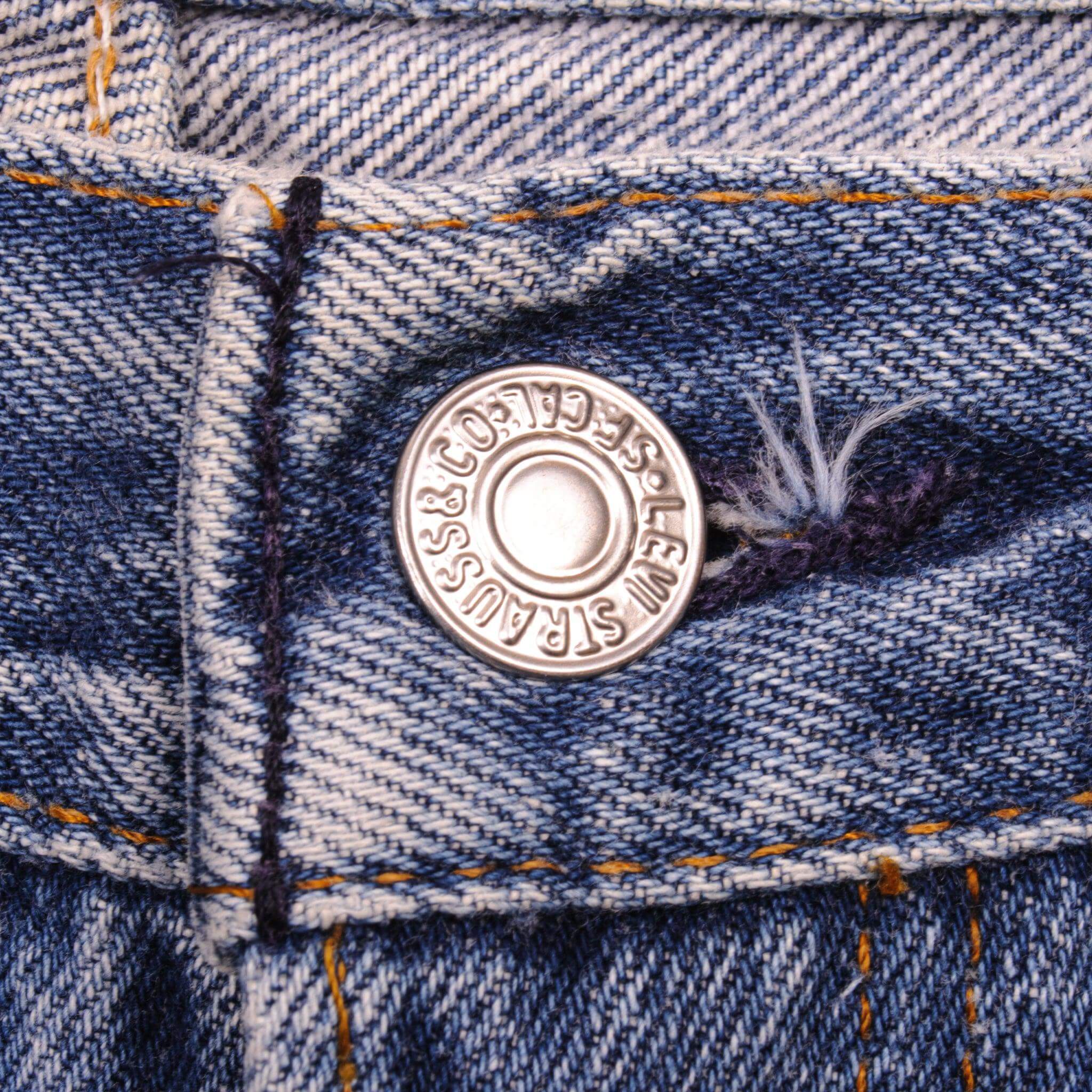 VINTAGE LEVIS 501 JEANS SIZE 32X28 W32 L28 MADE IN USA