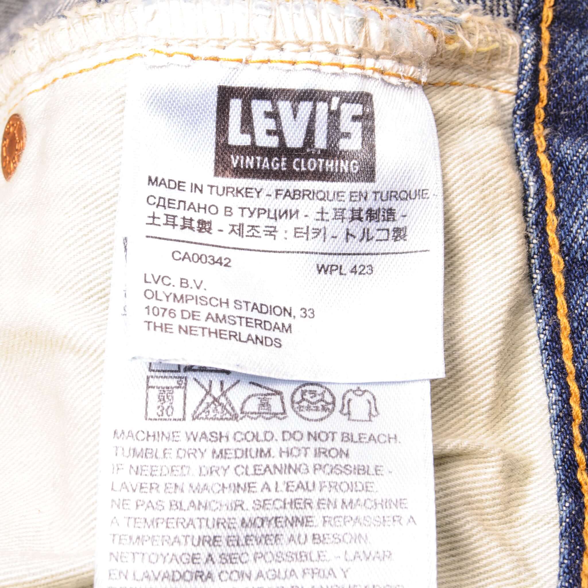 Beautiful Indigo Levis 501 Z XX Jeans With Single Stitch, Hidden Rivet and Selvedge Made in Japan with Dark Blue Wash.  Size 32X32 