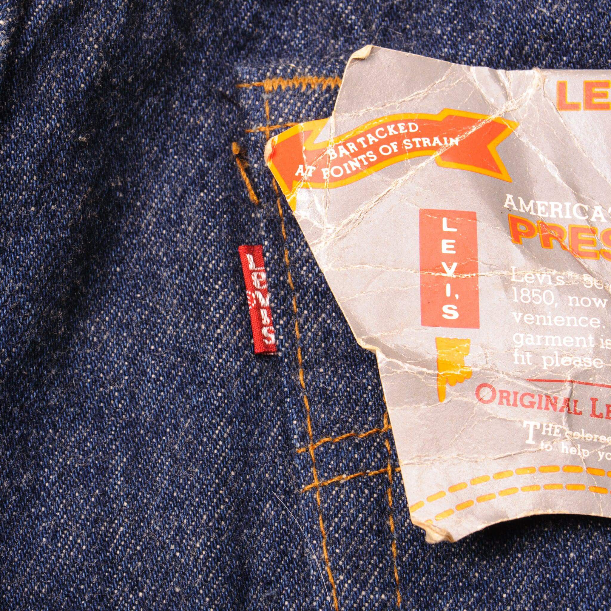 VINTAGE LEVIS 501 WOMEN PRESHRUNK JEANS INDIGO 1980's SIZE W33 L30 MADE IN USA NOS