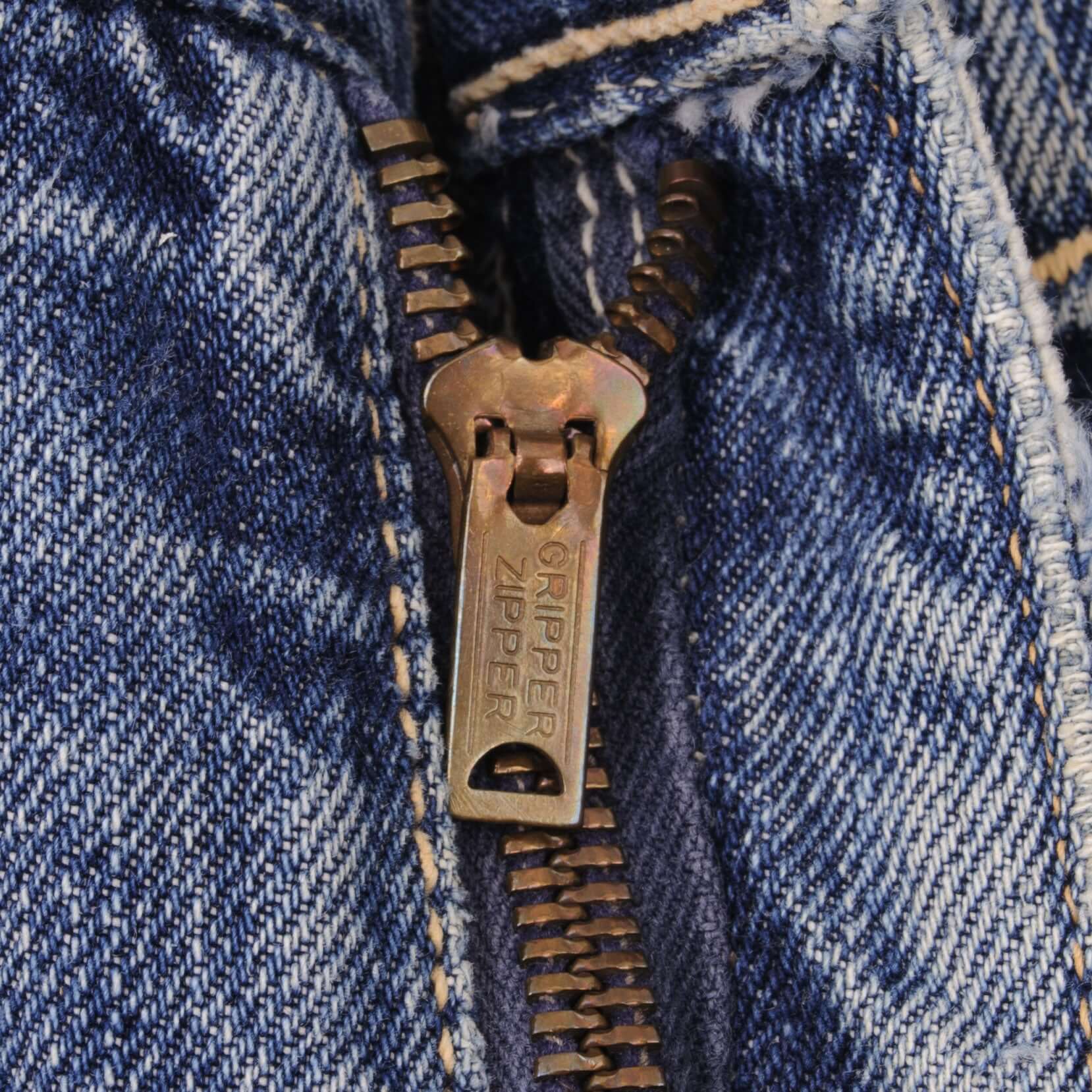 Beautiful Indigo Levis 501 Jeans With Single Stitch, Rivet XX and Selvedge Made in USA with Medium Blue Wash.  Size 32x29  Zip: Gripper Zipper