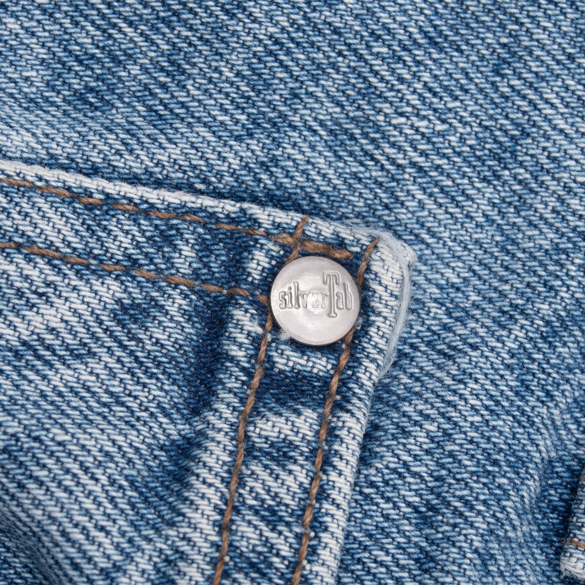 VINTAGE LEVIS LOOSE SILVER TAB DENIM BLUE SHORTS INDIGO 2000S SIZE 31 MADE IN USA