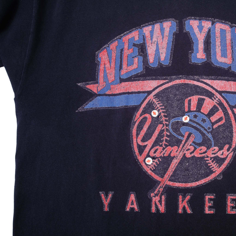 Vintage Champion Major League Baseball New York Yankees 1980S Tee Shirt Size Large Made In USA With Single Stitch Sleeves