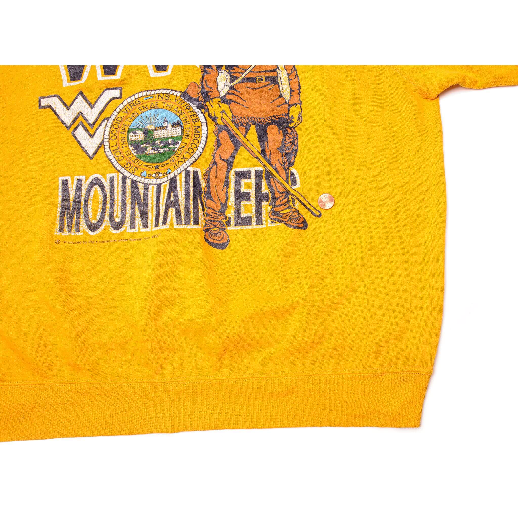 VINTAGE WEST VIRGINIA MOUNTAINEERS PULLOVER SIZE XL MADE IN USA 1980s