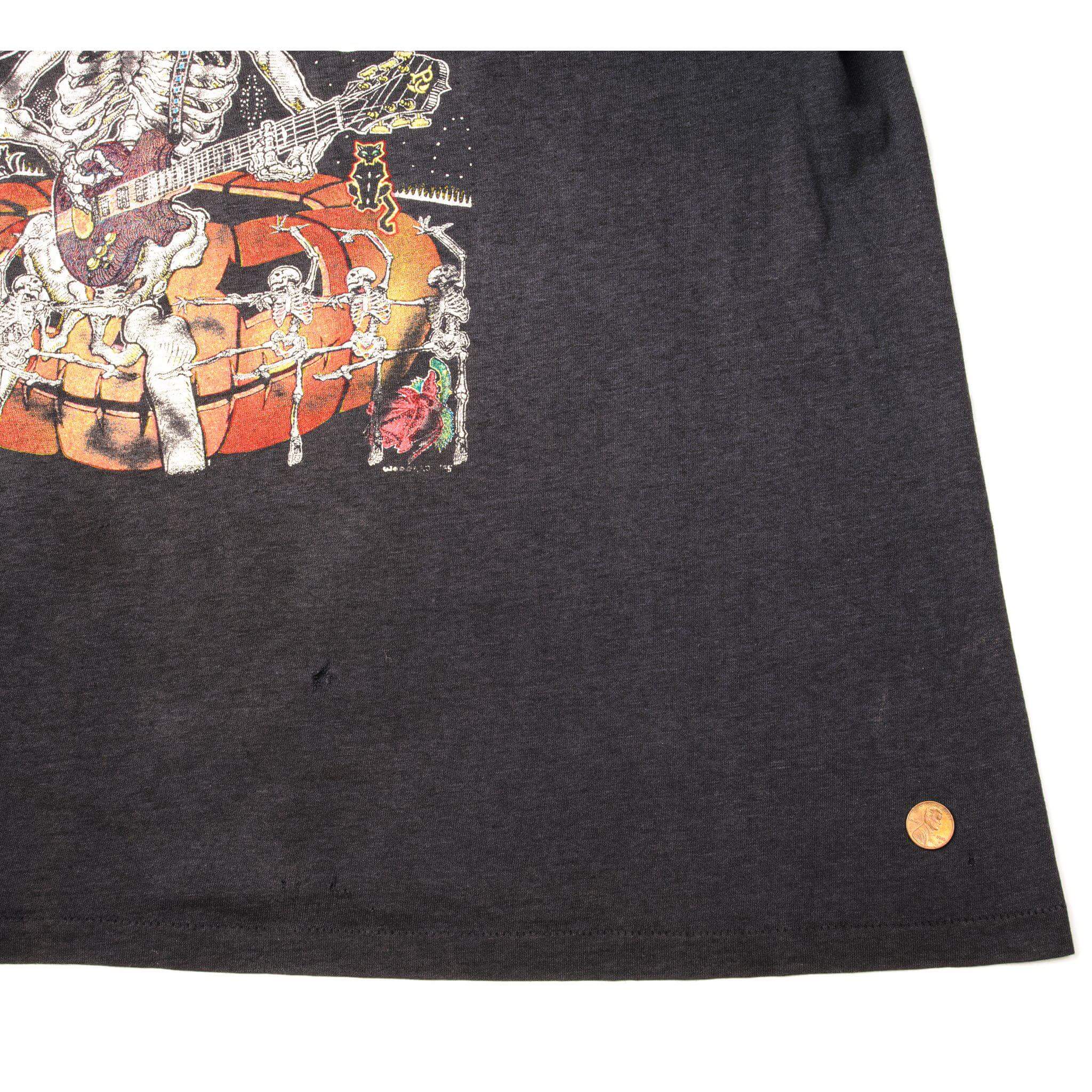 VINTAGE HALLOWEEN TEE SHIRT 1985 SIZE LARGE MADE IN USA