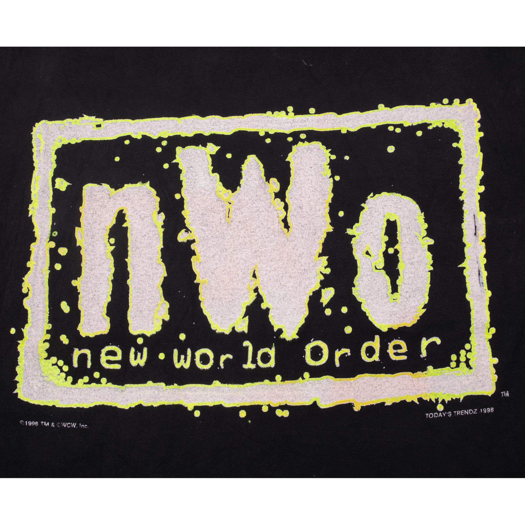 VINTAGE WRESTLING WCW TEE SHIRT SIZE MEDIUM MADE IN USA 1998