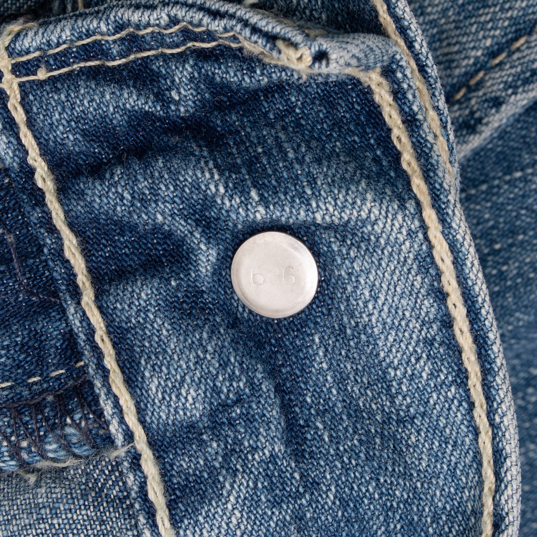 Vintage Levis Loose Straight Blue Denim Carpenter Jeans Size 32X32

Back Button #686