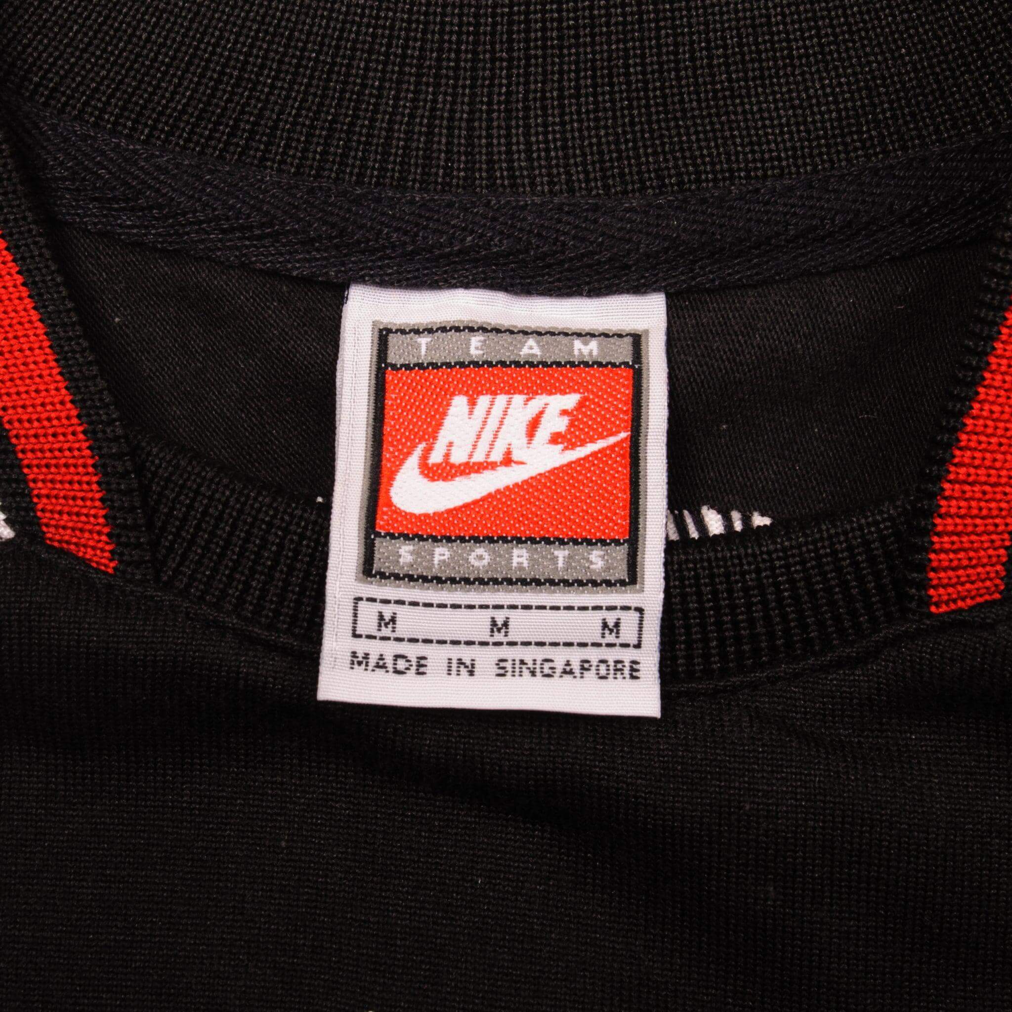 Vintage Nike Team Sports NBA Chicago Bulls Jersey 90s Size Medium.