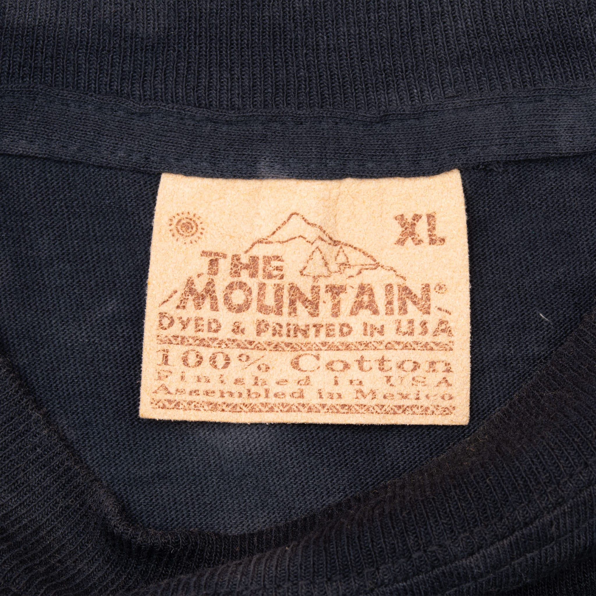 VINTAGE THE MOUNTAIN ANIMAL PRINT DEARS BLACK TIE DYE TEE SHIRT 2001 XL