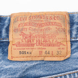 Vintage Levis 501 Indigo Blue Jeans 1990S Size 40X28 With A Beautiful Medium Light Wash And Some Light Whiskers

Size on Tag 44X32 Actual size 40X28

Back Button #190