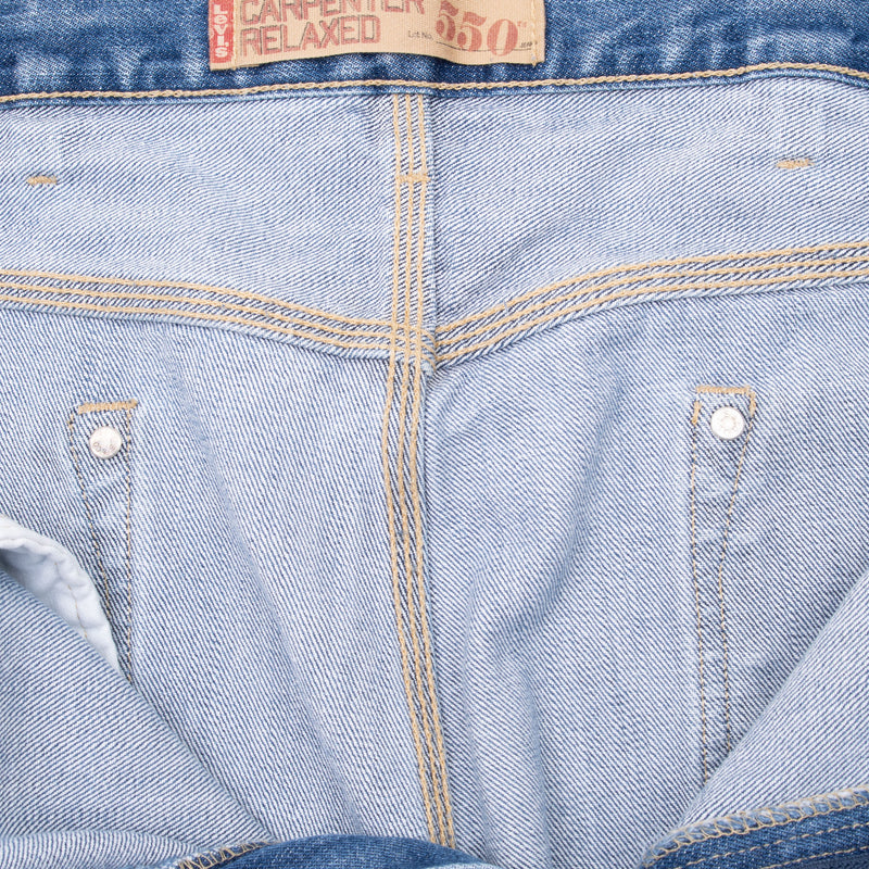 Beautiful Vintage Levis 505 Carpenter Relaxed Fit Indigo Jeans 2000S Size 42X30 With Medium Wash

Size on Tag 44X30 actual size 42X30

Back Button #322M