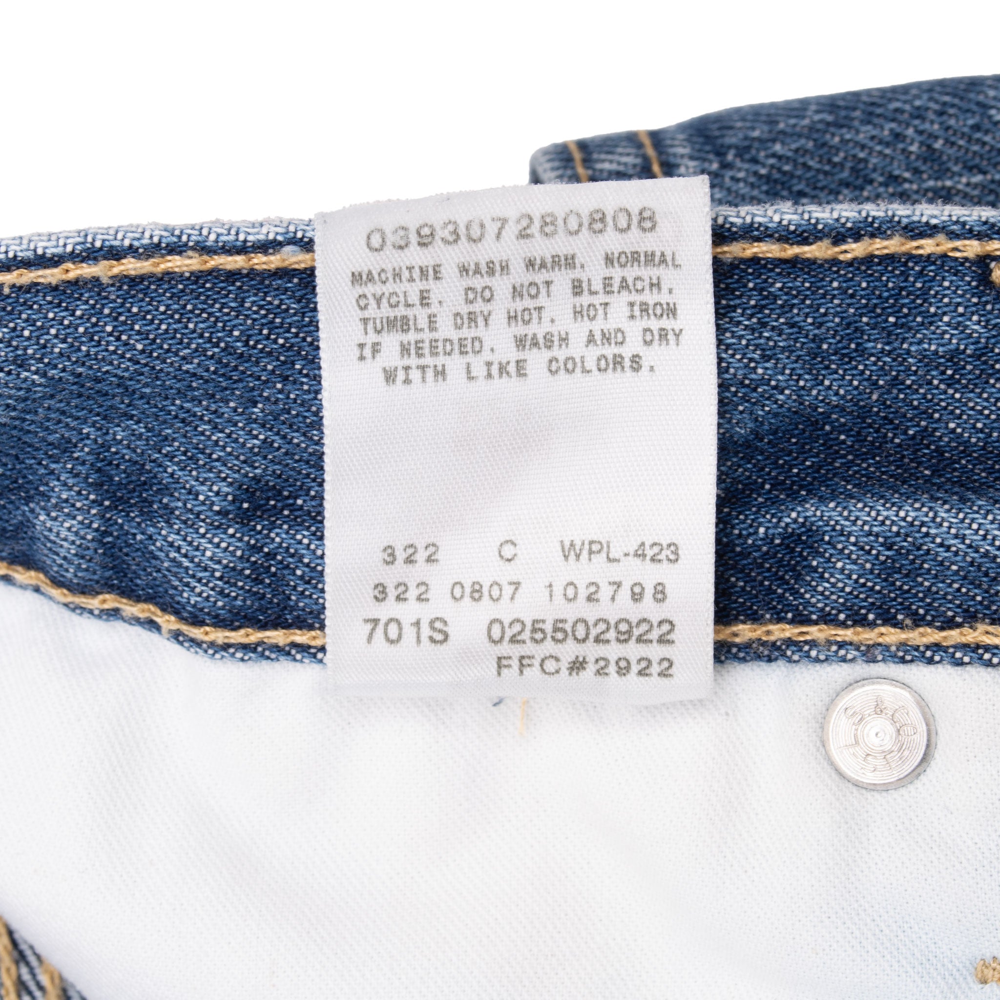 Beautiful Vintage Levis 505 Carpenter Relaxed Fit Indigo Jeans 2000S Size 42X30 With Medium Wash

Size on Tag 44X30 actual size 42X30

Back Button #322M