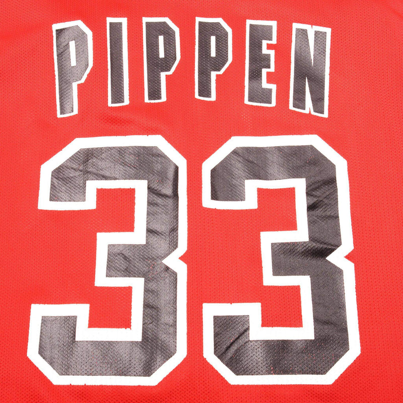 Vintage Champion NBA Chicago Bulls Jersey embroidered Scottie Pippen number 33, from the 1990s Size XL