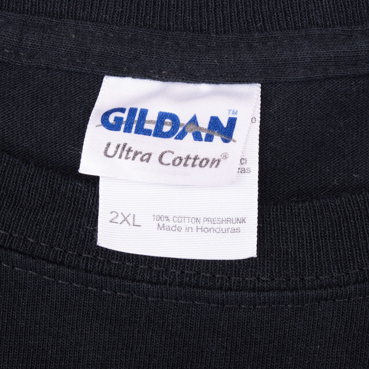Gildan Ultra Cotton 2XL neck tag on black Aerosmith T-shirt