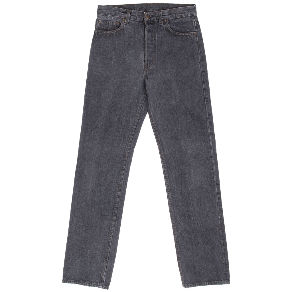 Beautiful Vintage Black Levis 501 Jeans 1980S Size 35X34 Made in USA

Size on Tag 30X34 Actual Size 29X32

Back Button #524