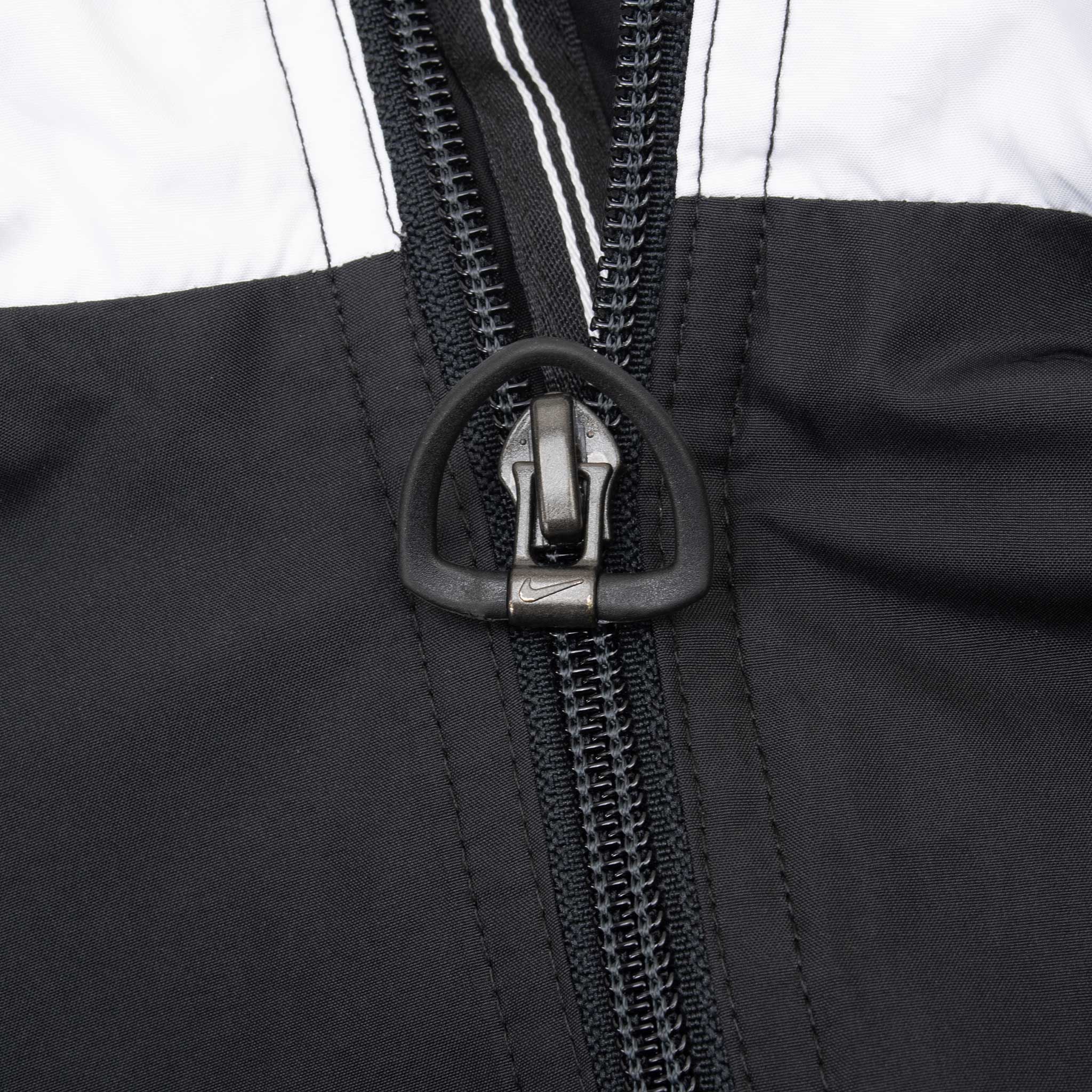 Vintage Nike Classic Swoosh Black Windbreaker Jacket 2000S Size Large