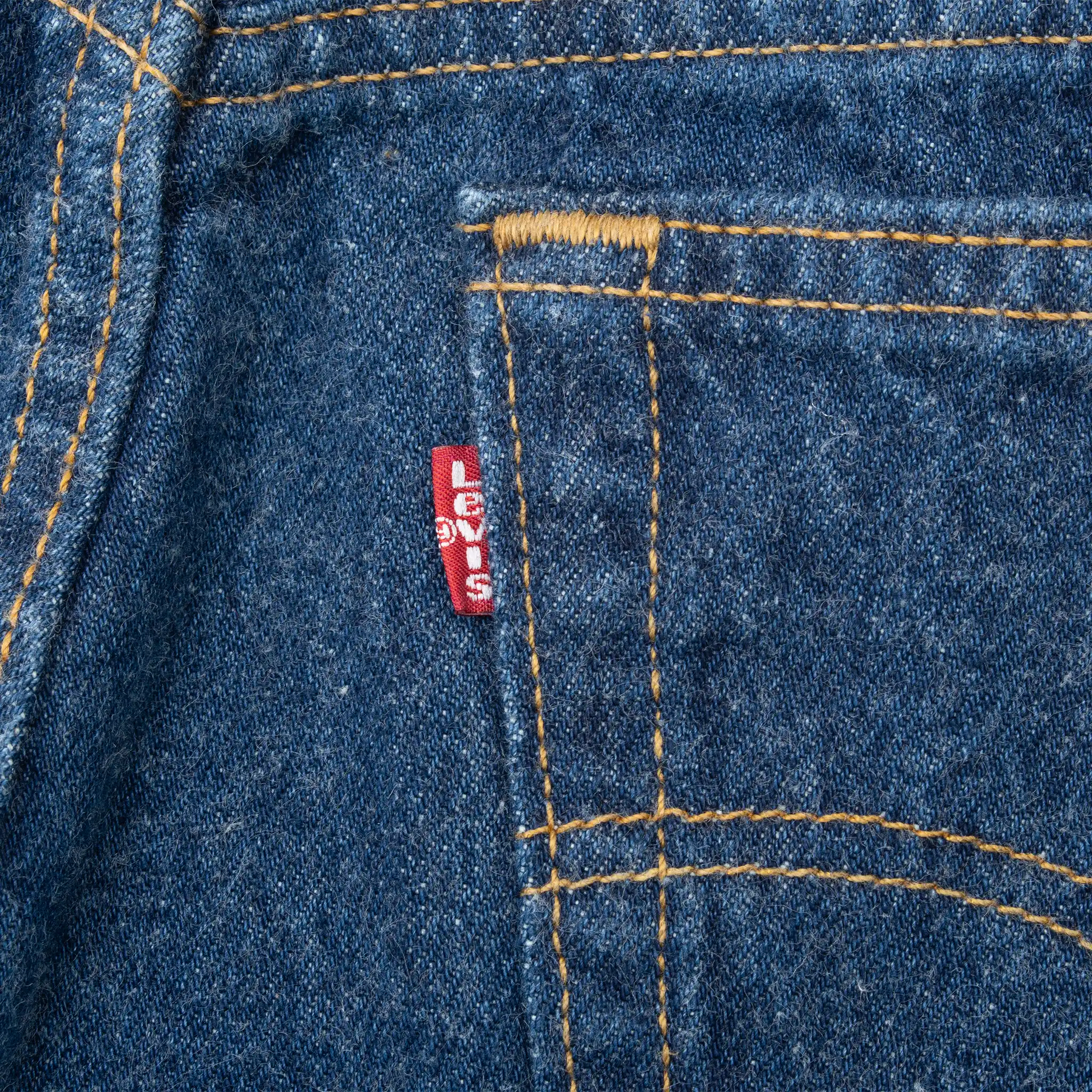 VINTAGE LEVIS 501 INDIGO BLUE DARK WASH JEANS 1980S SIZE 32X31 MADE IN USA