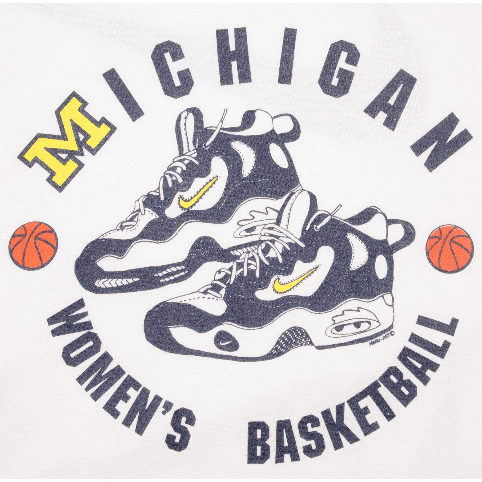 VINTAGE NCAA NIKE MICHIGAN WOMAN BASKETBALL BIG SWOOSH 1990S TEE SHIRT LARGE