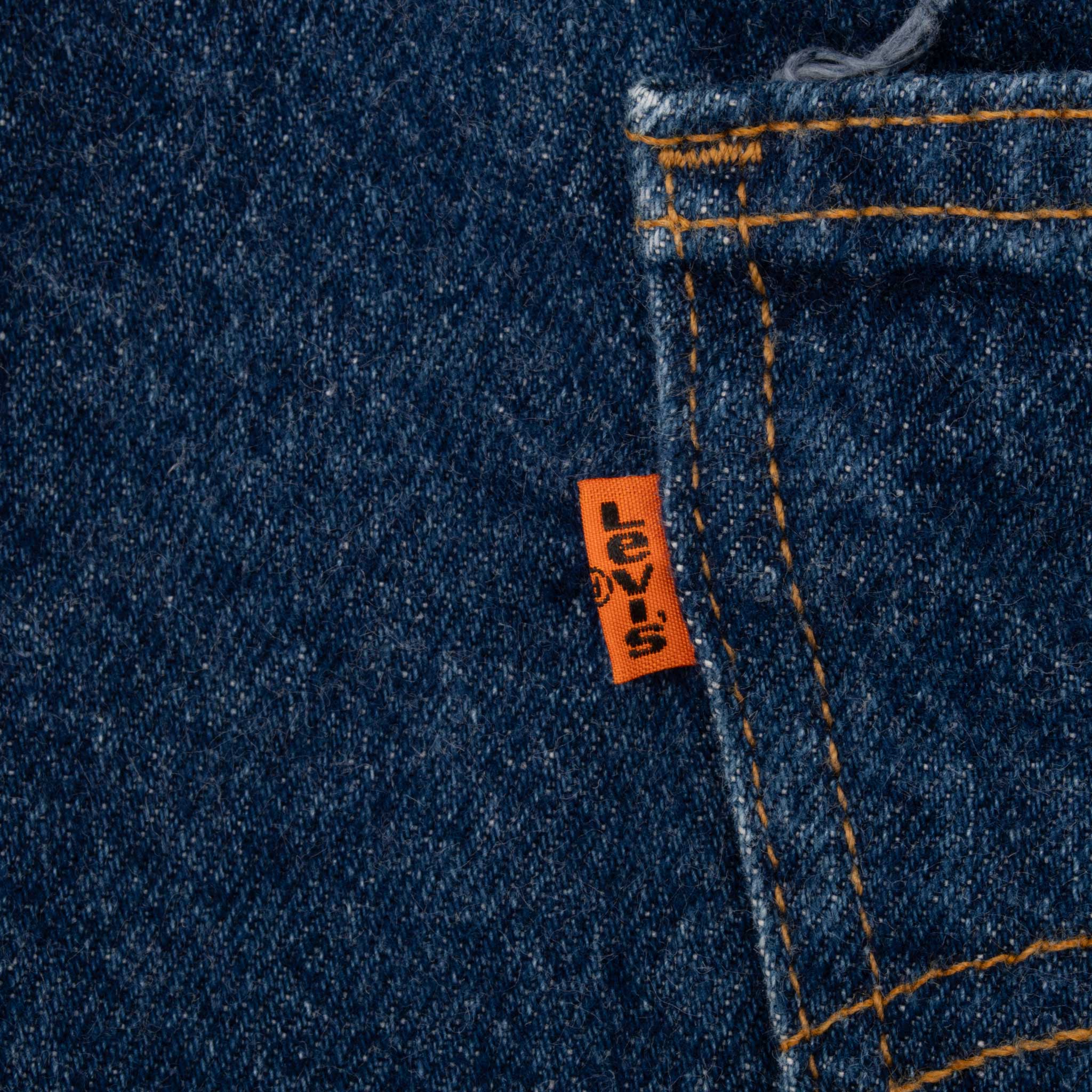 Vintage Levis 517 Orange Tab Indigo Jeans Boot Cut Size 39X30 Made In Usa, early 80s

Size on tag 40X30 actual Size Is 39X30

Back Button #530