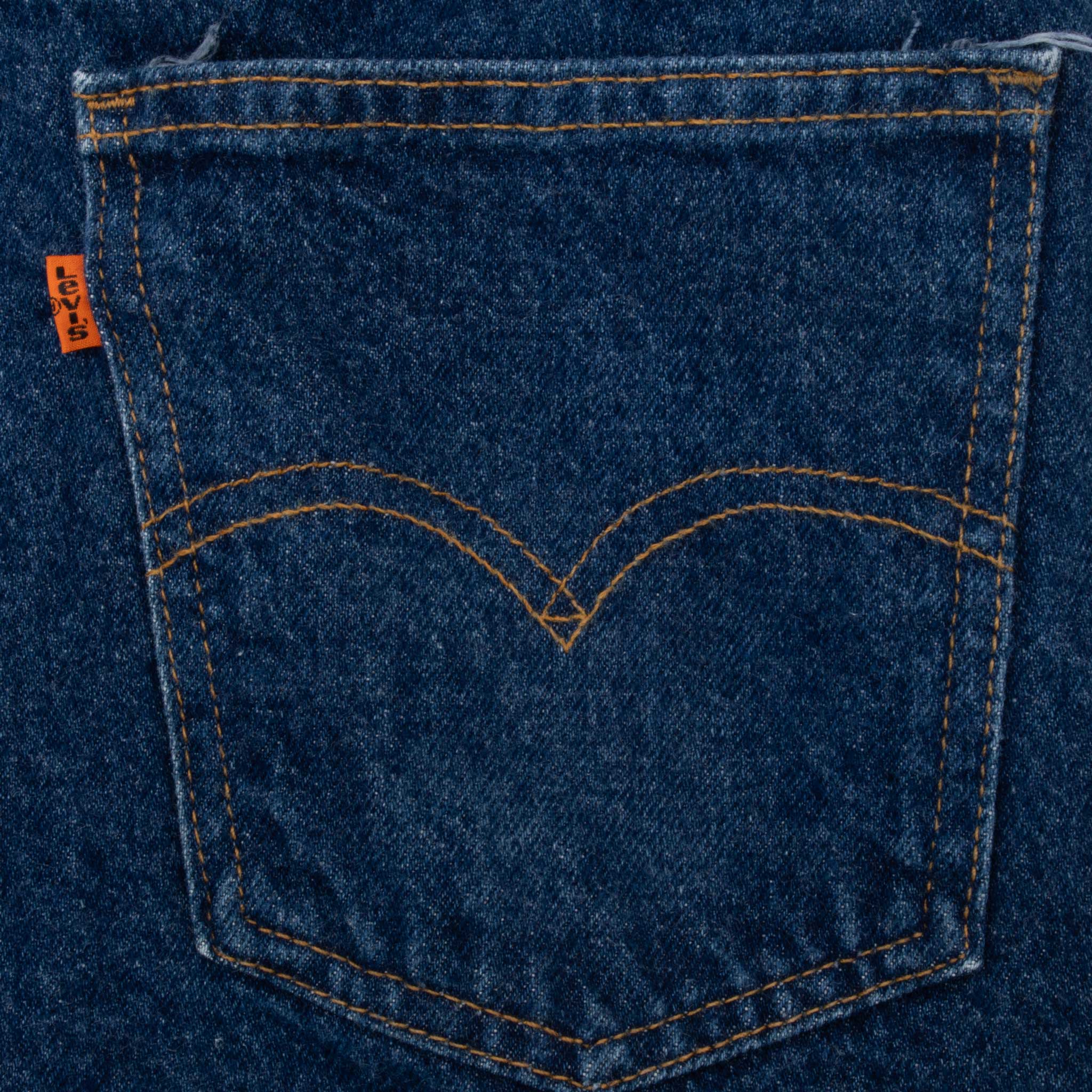 Vintage Levis 517 Orange Tab Indigo Jeans Boot Cut Size 39X30 Made In Usa, early 80s

Size on tag 40X30 actual Size Is 39X30

Back Button #530