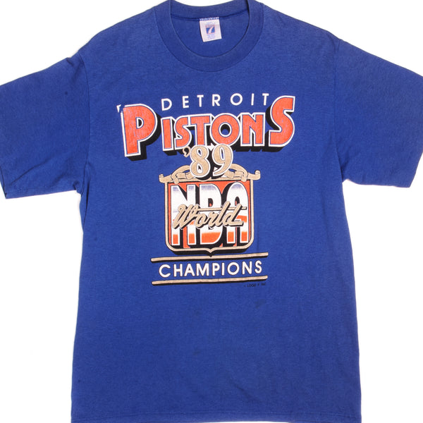 Vintage NBA Detroit Pistons World Champions Logo 7 Tee Shirt 1989 Size Medium Made In USA With Single Stitch Sleeves.