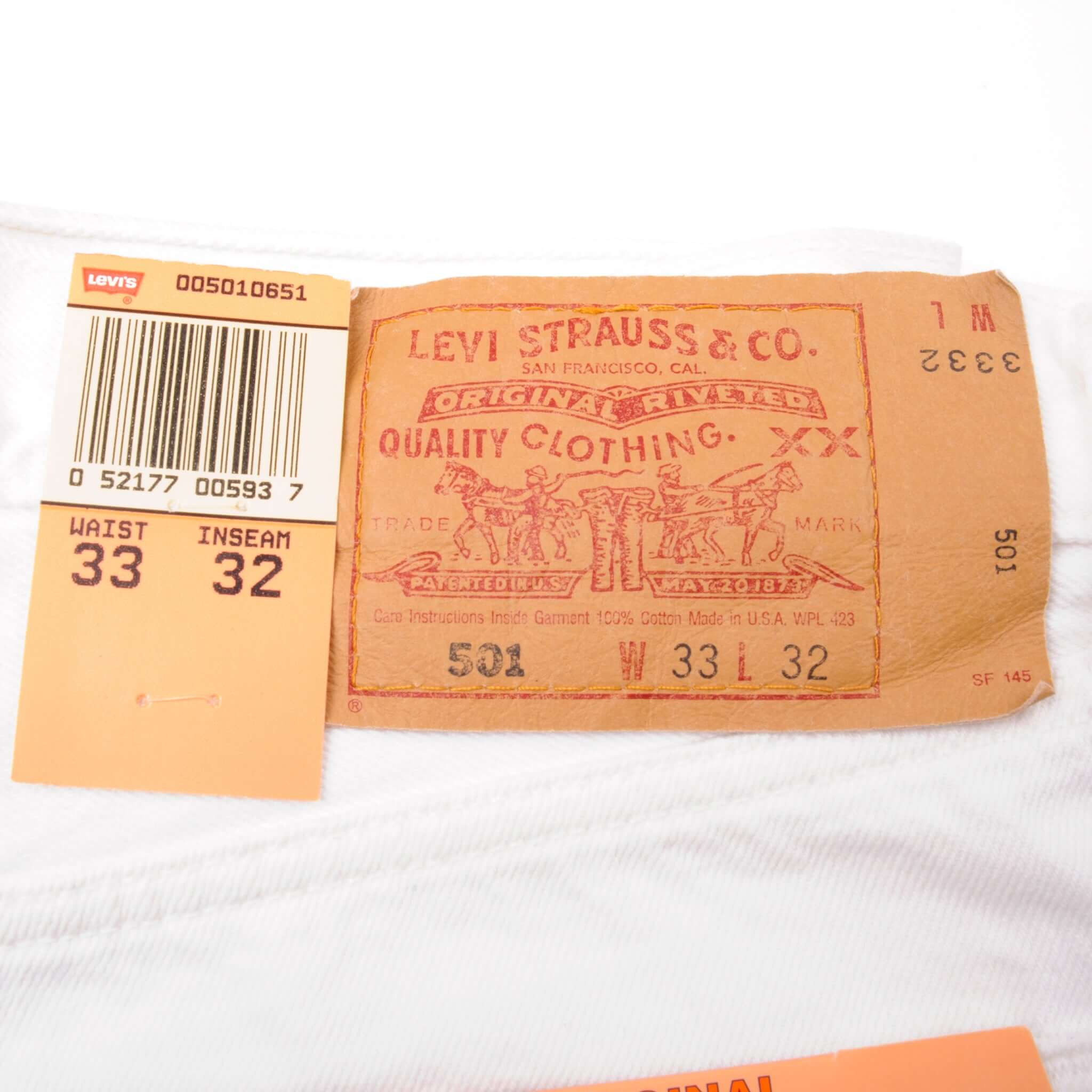 Beautiful White Levis 501 Jeans 1993 Made in USA.  Size on Tag 33X32  Back Button #524