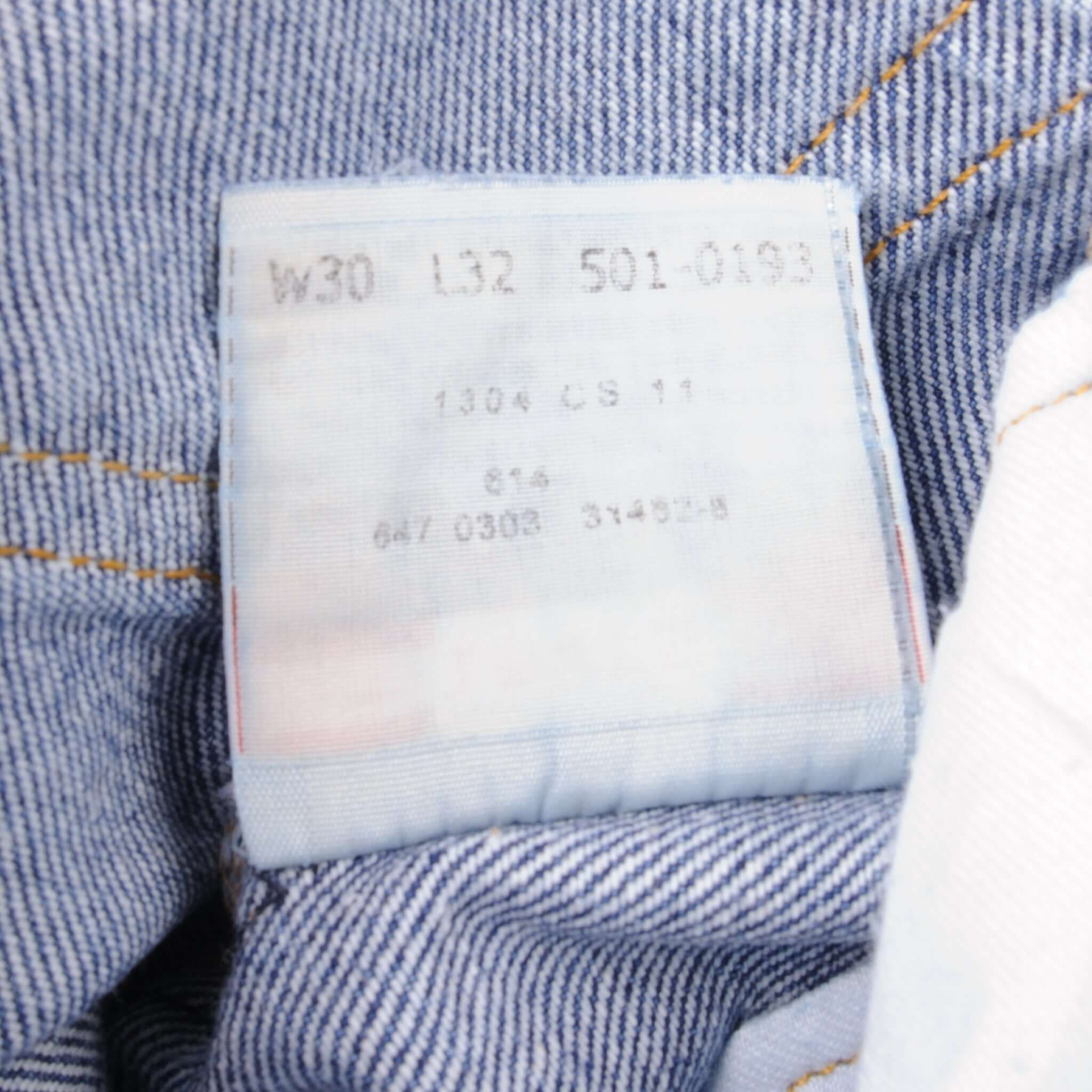 Beautiful Blue Levis 501 Jeans 2002   Size on Tag 30X32  Back Button #647